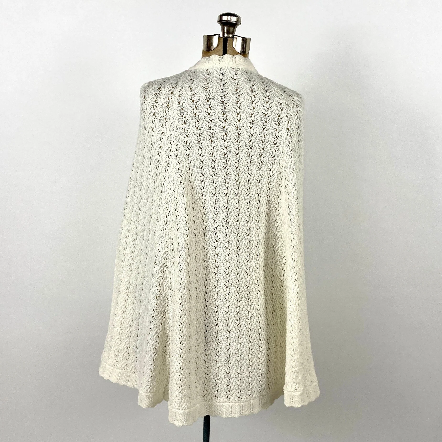 70s Cream Hand Knit Poncho Button Cape Blanket Poncho Vintage Knit Shawl Sweater Jacket - Image 4