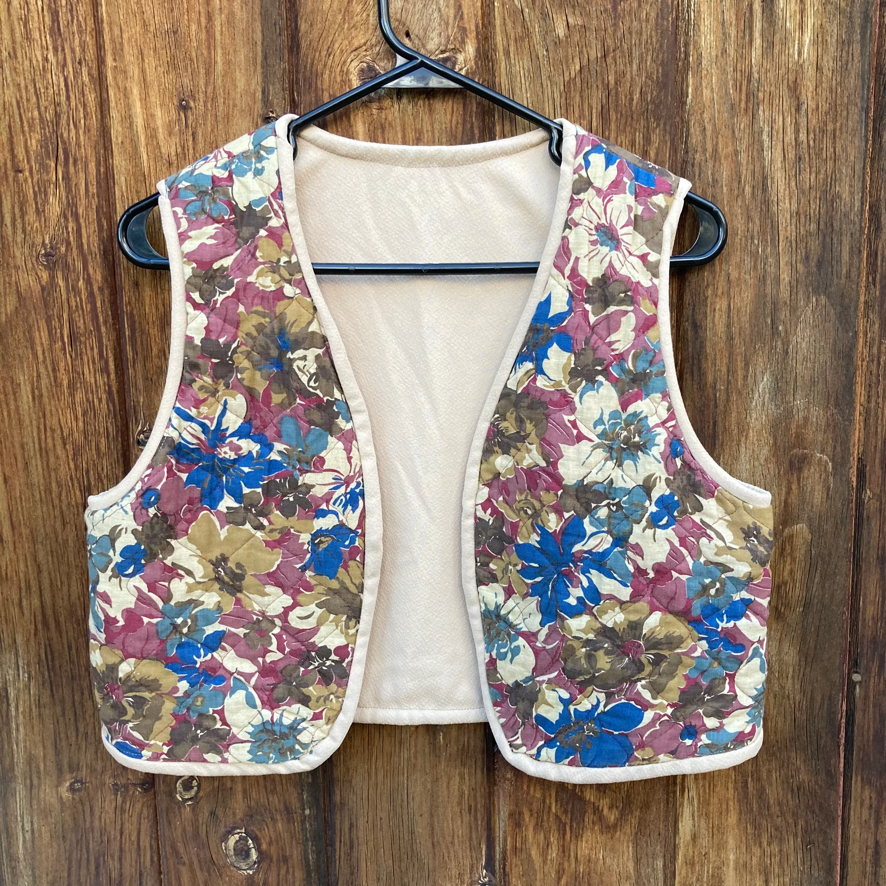 70s Cropped Quilted Prairie Floral Open Front Vest - Image 3