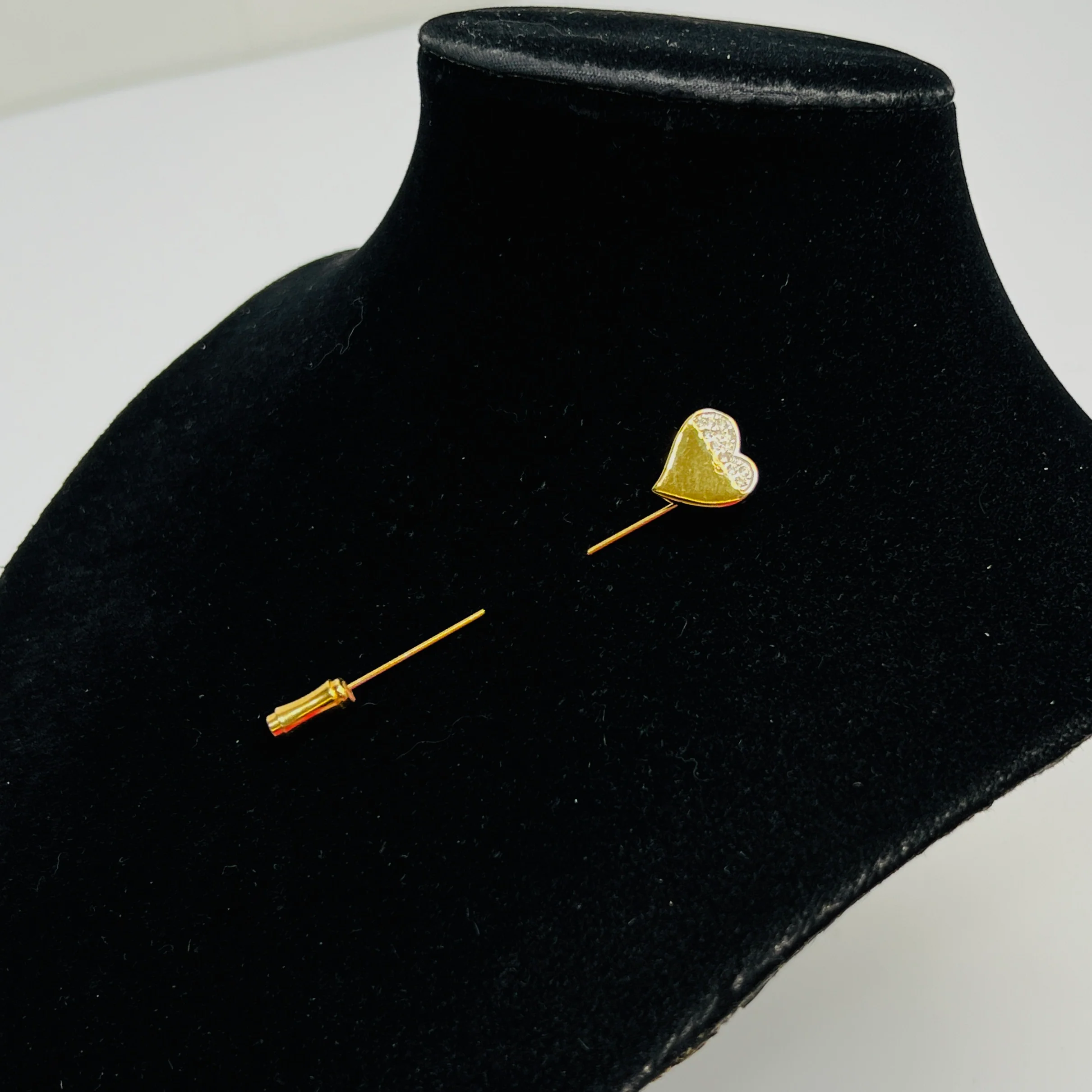 70s Crown Trifari Stick Pin Gold Tone Heart Rhinestone By Crown Trifari - Image 5