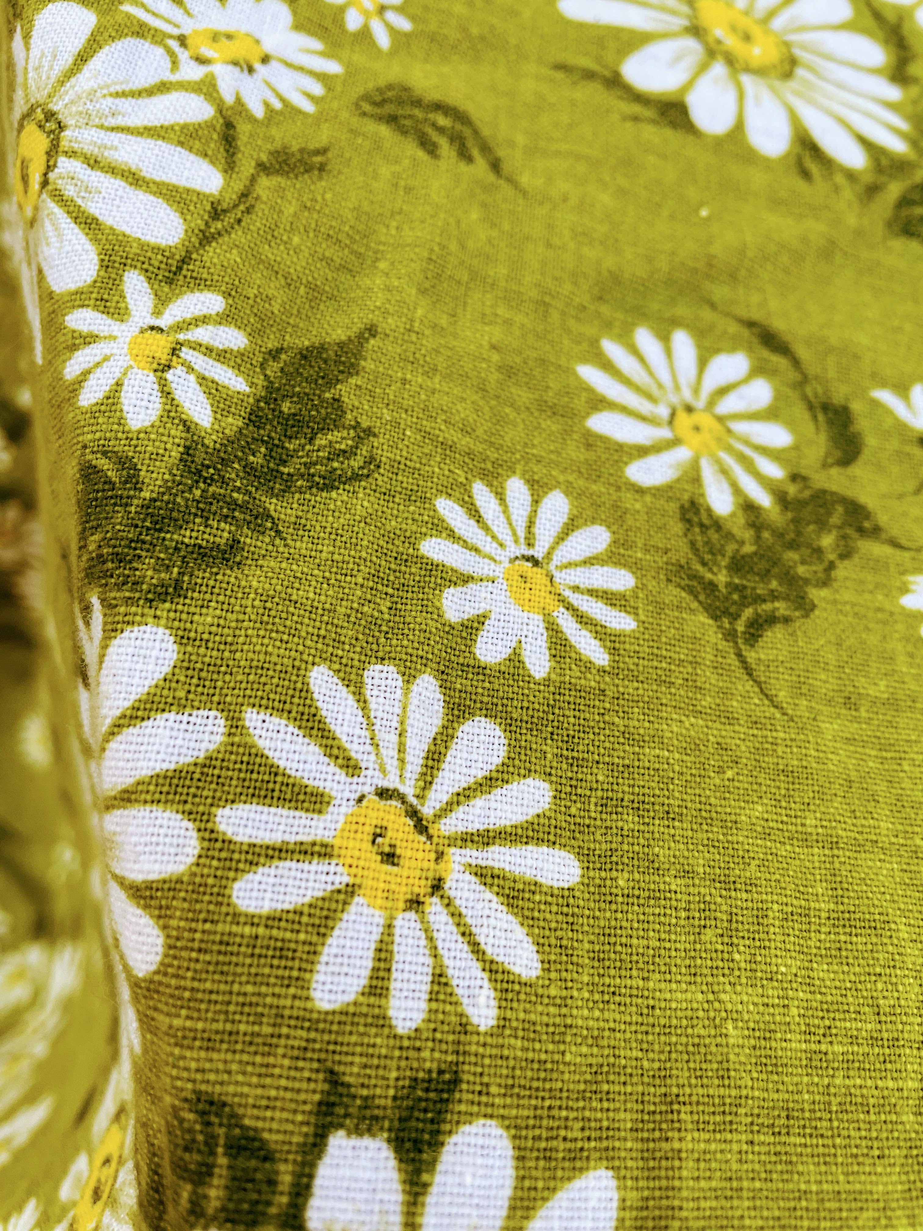 70s Daisy Mod Cotton Round Tablecloth 55" - Image 10