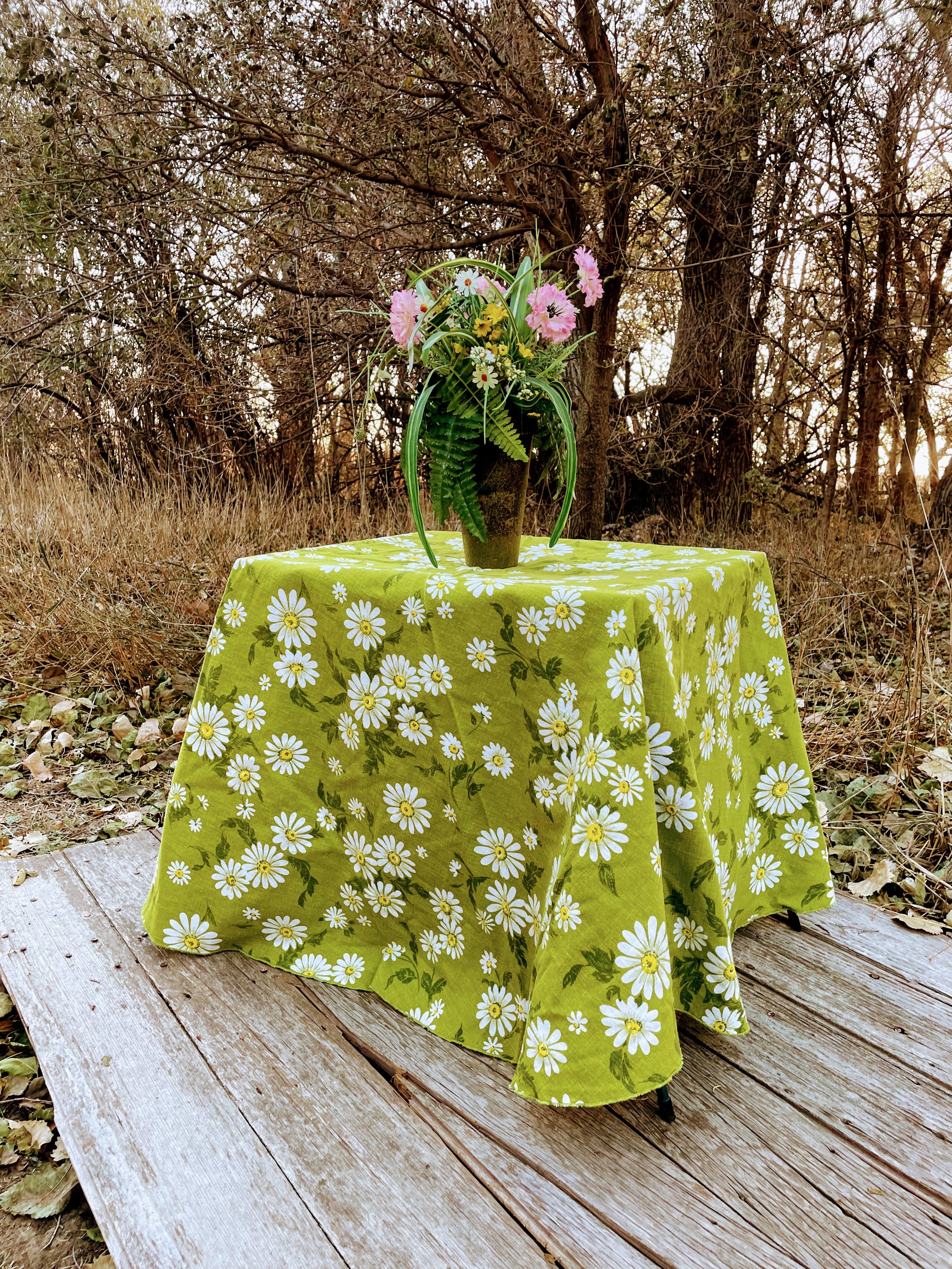 70s Daisy Mod Cotton Round Tablecloth 55" - Image 4