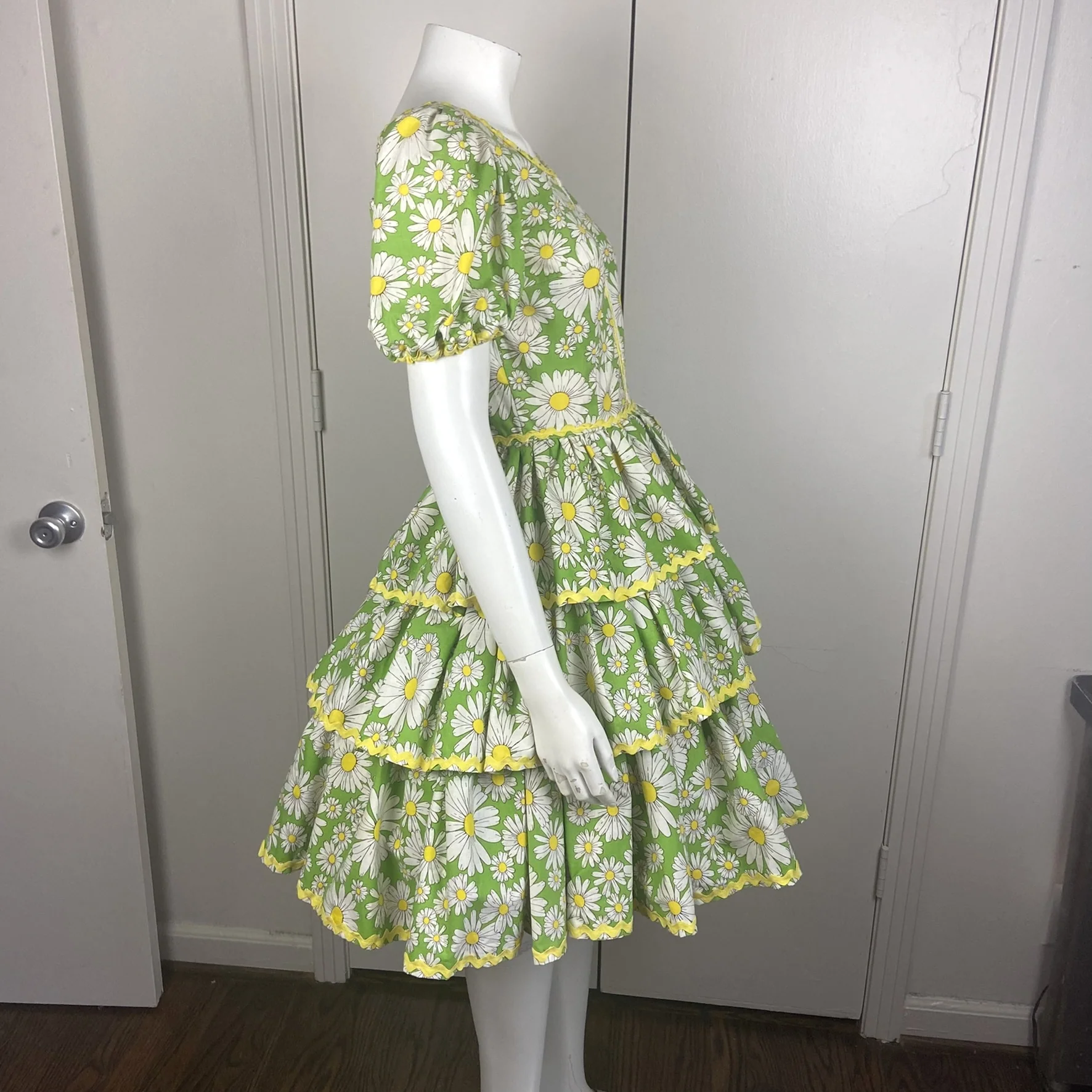 70s Daisy Patio Tiered Full Skirt Dress Square Dance - Image 7