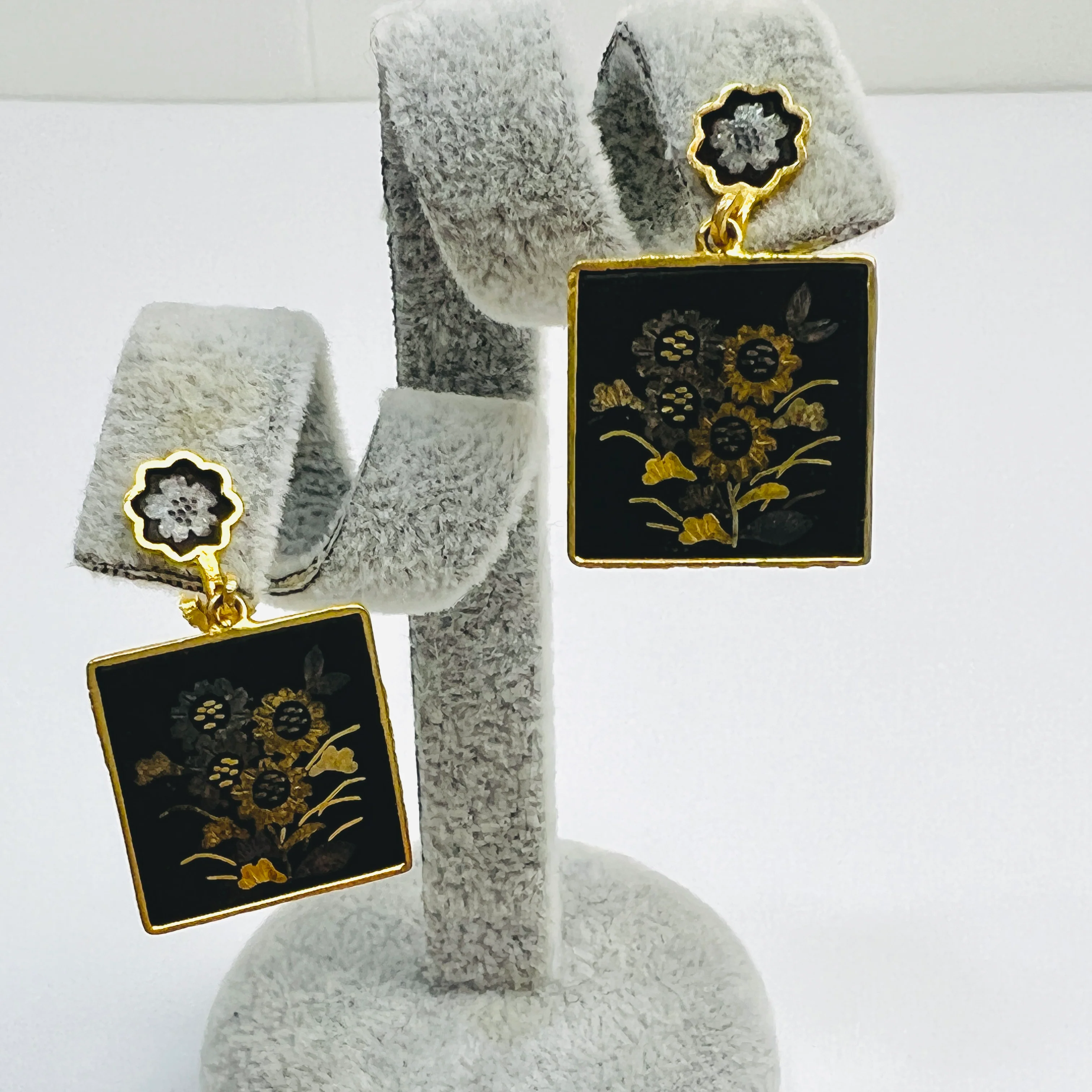 70s Damascene Earrings Screw Back Dangle Gold Tone - Image 3