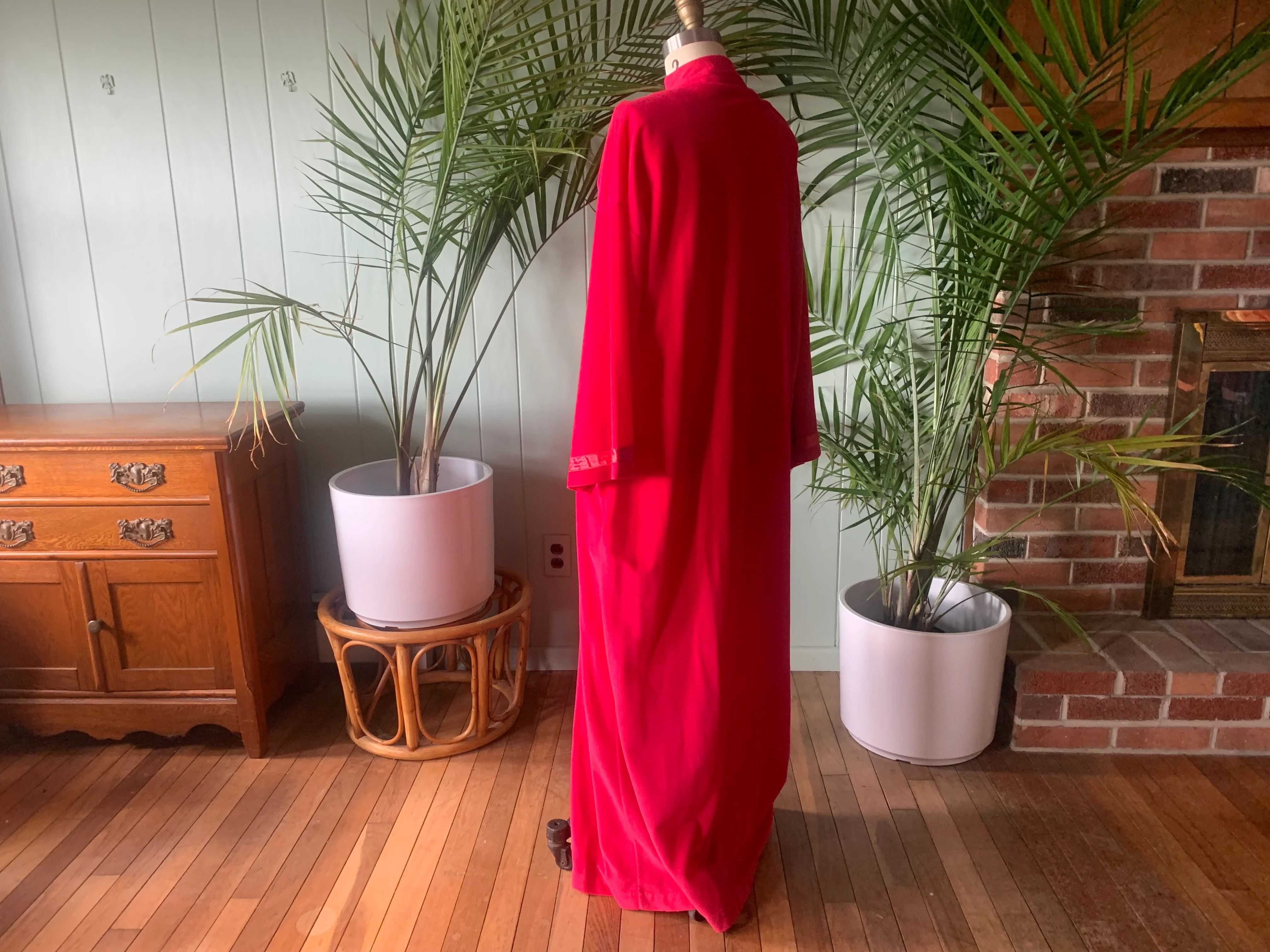 70s Deep Pink Velour And Satin Zipper Front Robe by  JC Penney - Image 6