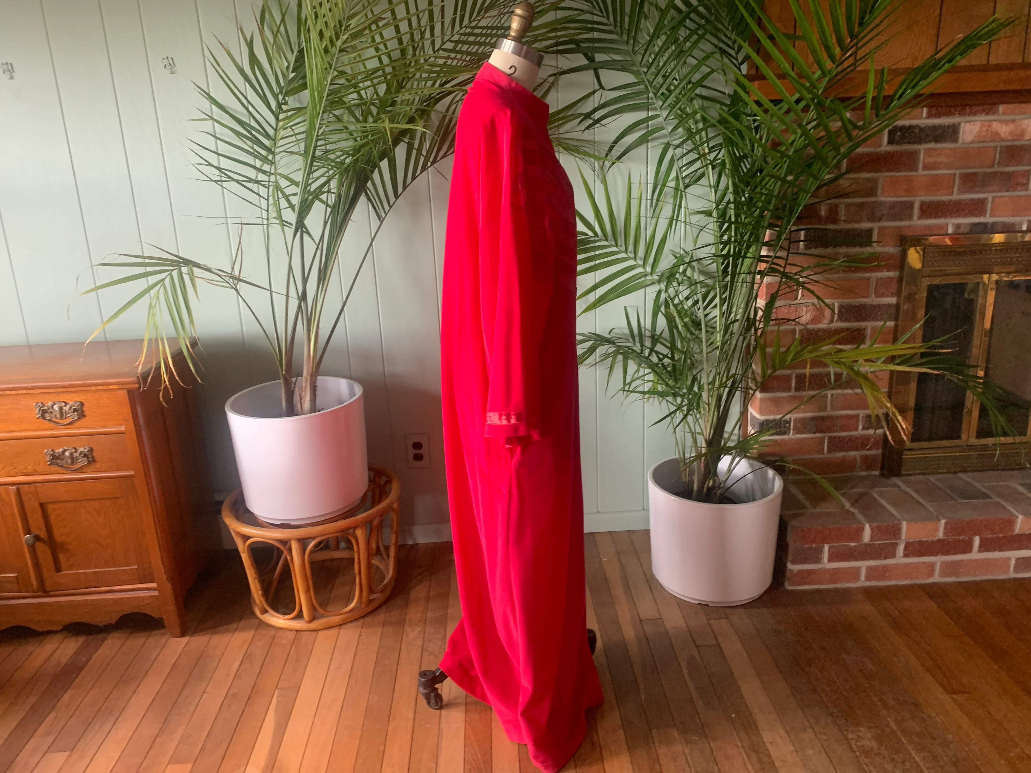 70s Deep Pink Velour And Satin Zipper Front Robe by  JC Penney - Image 8