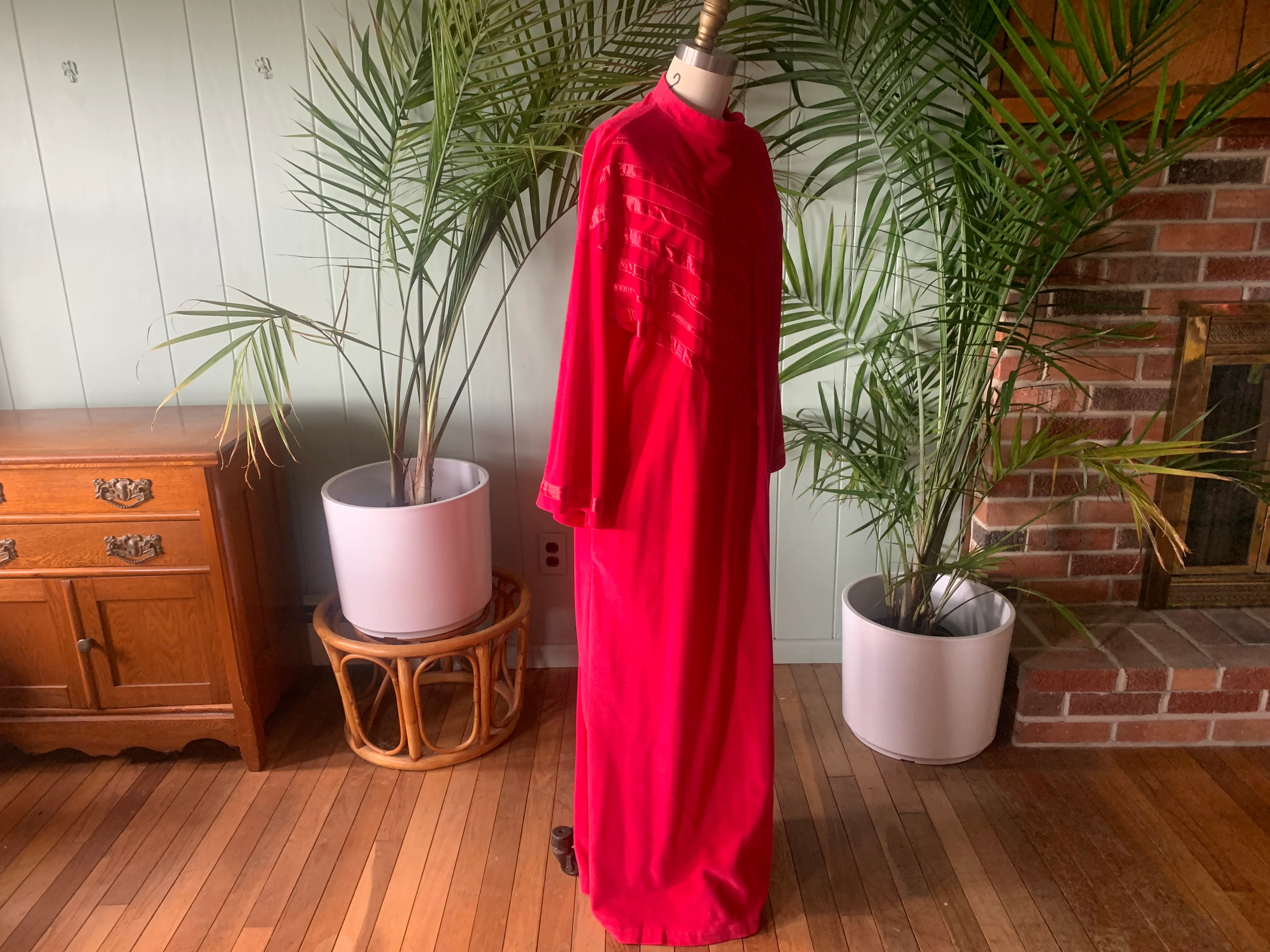 70s Deep Pink Velour And Satin Zipper Front Robe by  JC Penney - Image 9