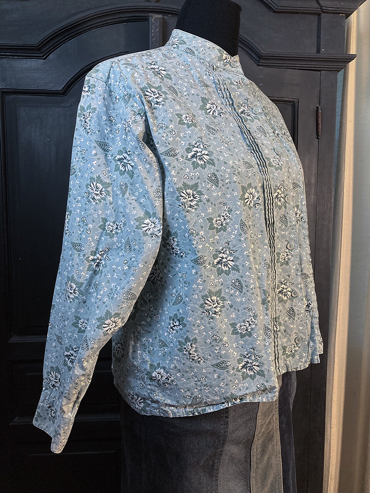 70s Dusty Blue Floral Prairie Blouse - Image 8