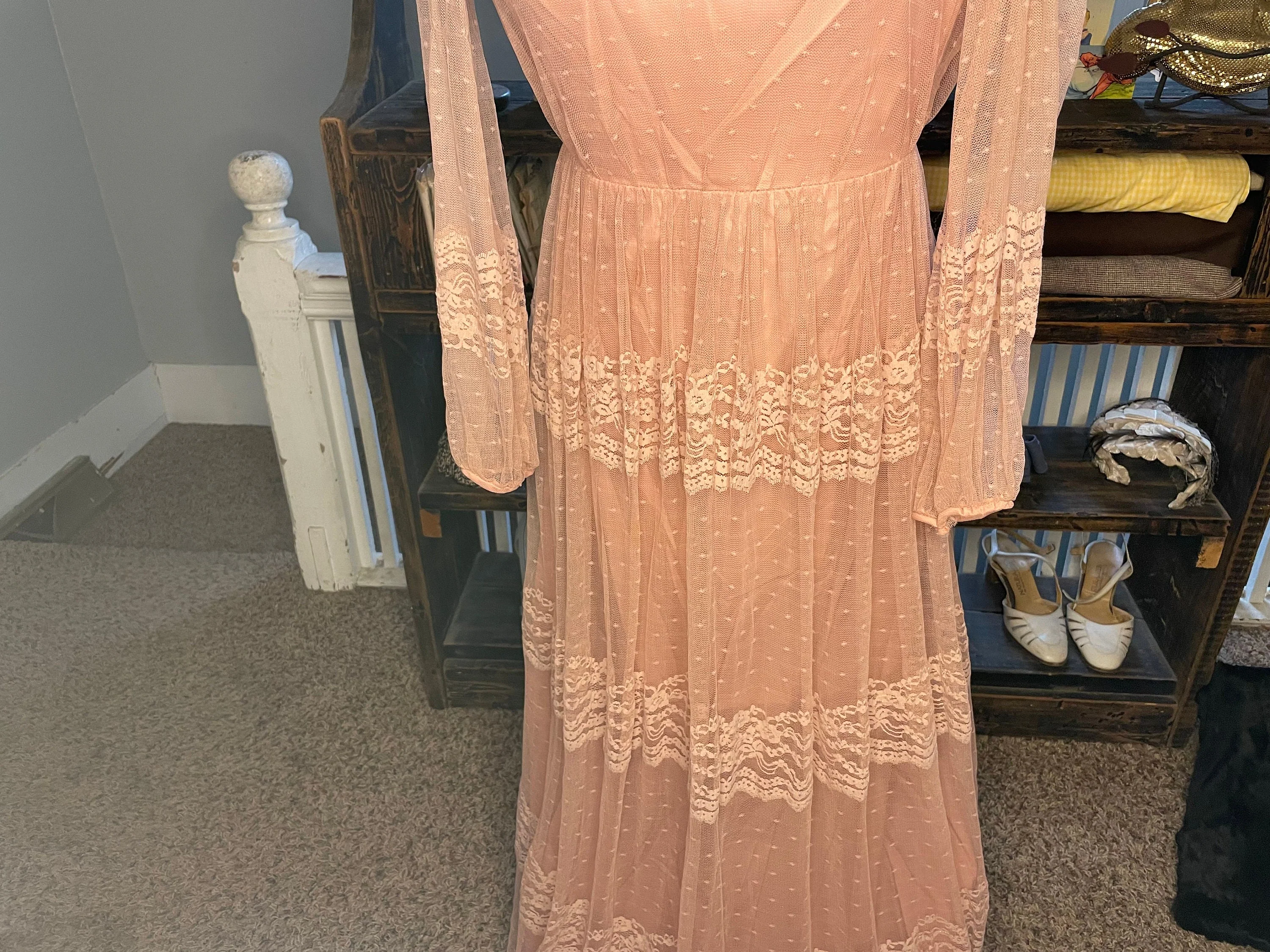 70s Dusty Pink Esque Lace Maxi Dress - Image 3