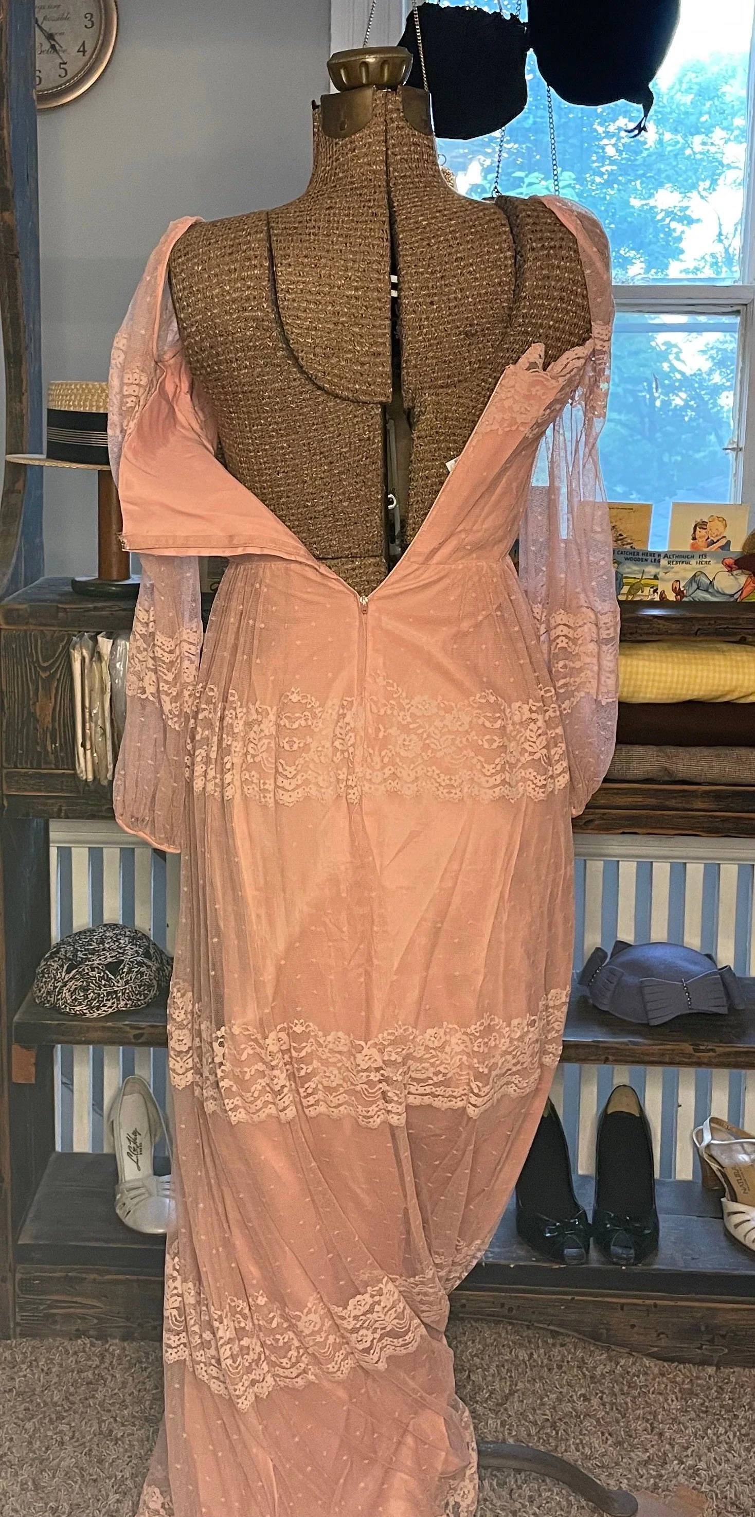 70s Dusty Pink Esque Lace Maxi Dress - Image 4