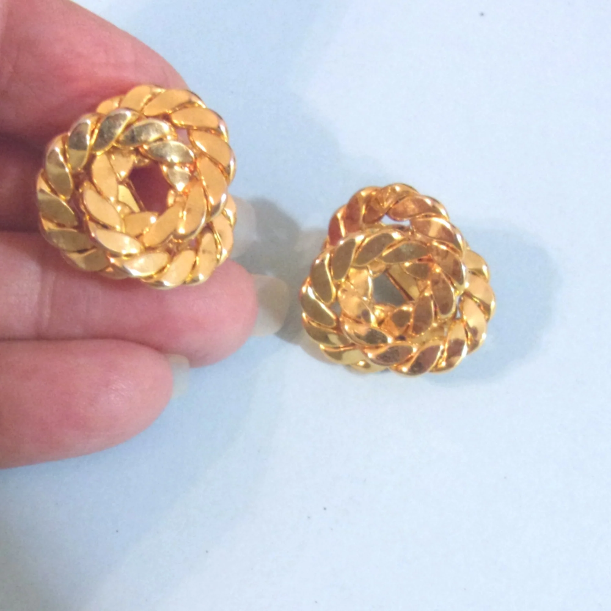 70s Earrings Flat Entwined Circles Goldtone Clip On By Marino - Image 3