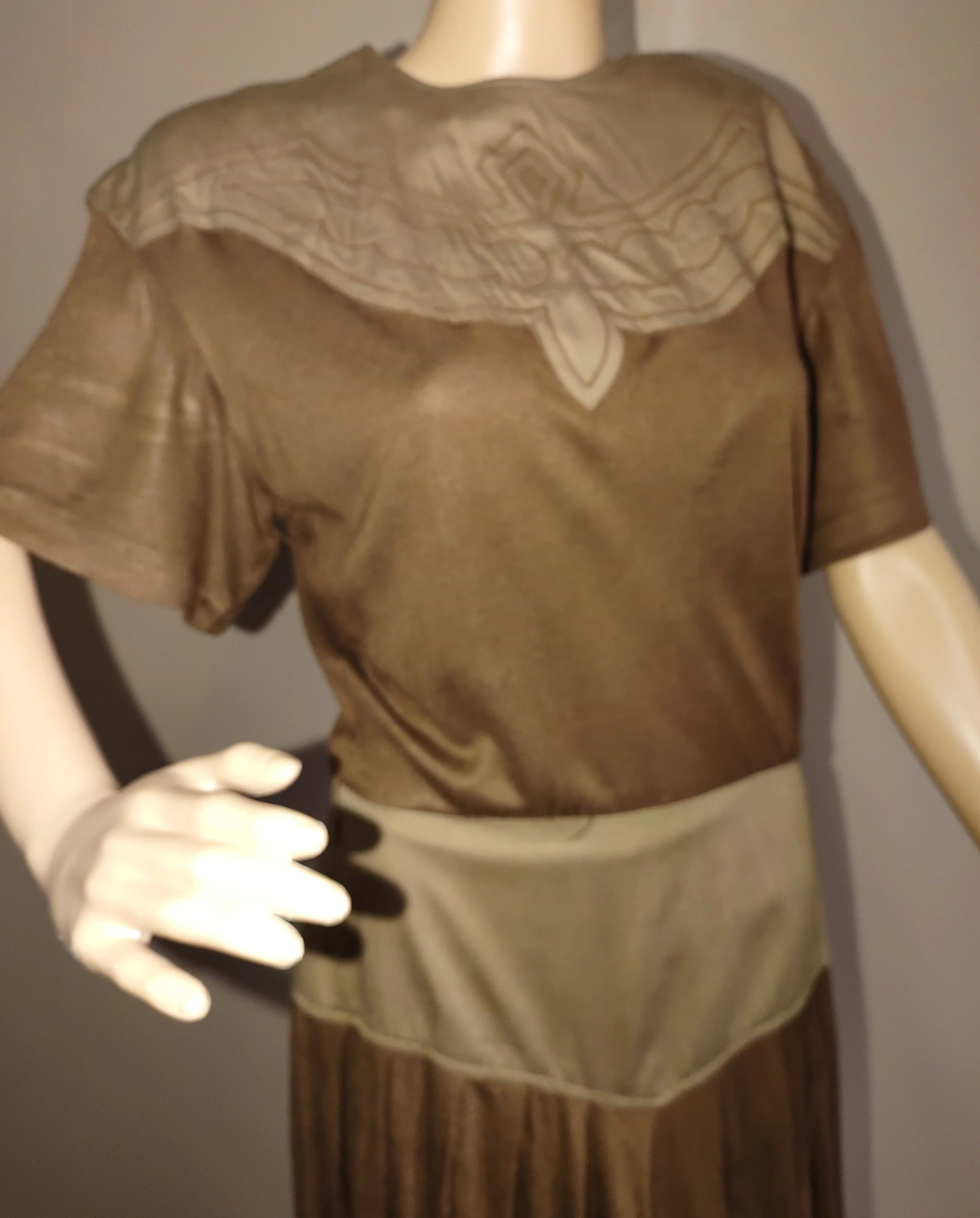 70's Embroidered Two Tone Asymmetrical Dress by Donna Morgan - Image 3