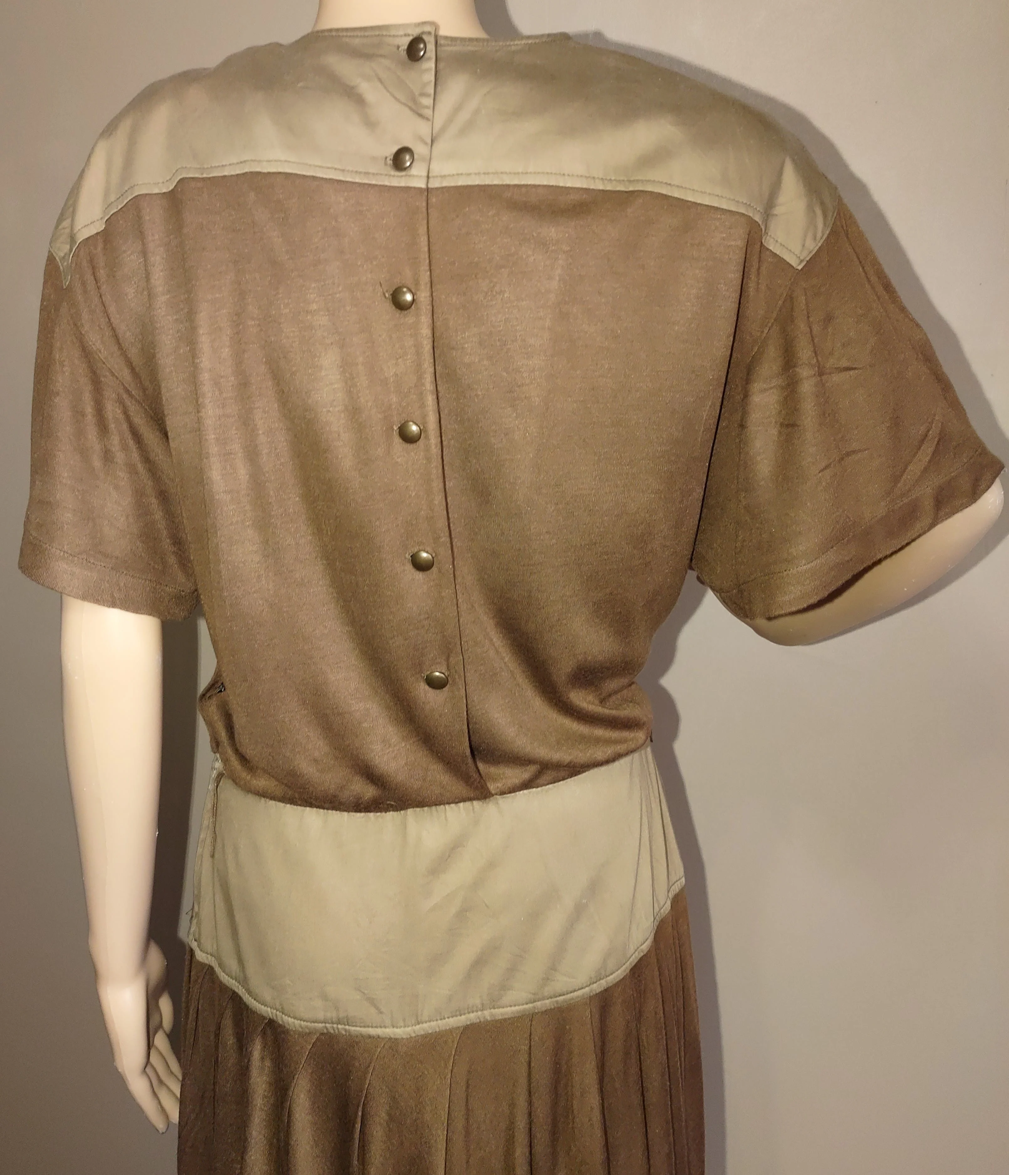 70's Embroidered Two Tone Asymmetrical Dress by Donna Morgan - Image 4