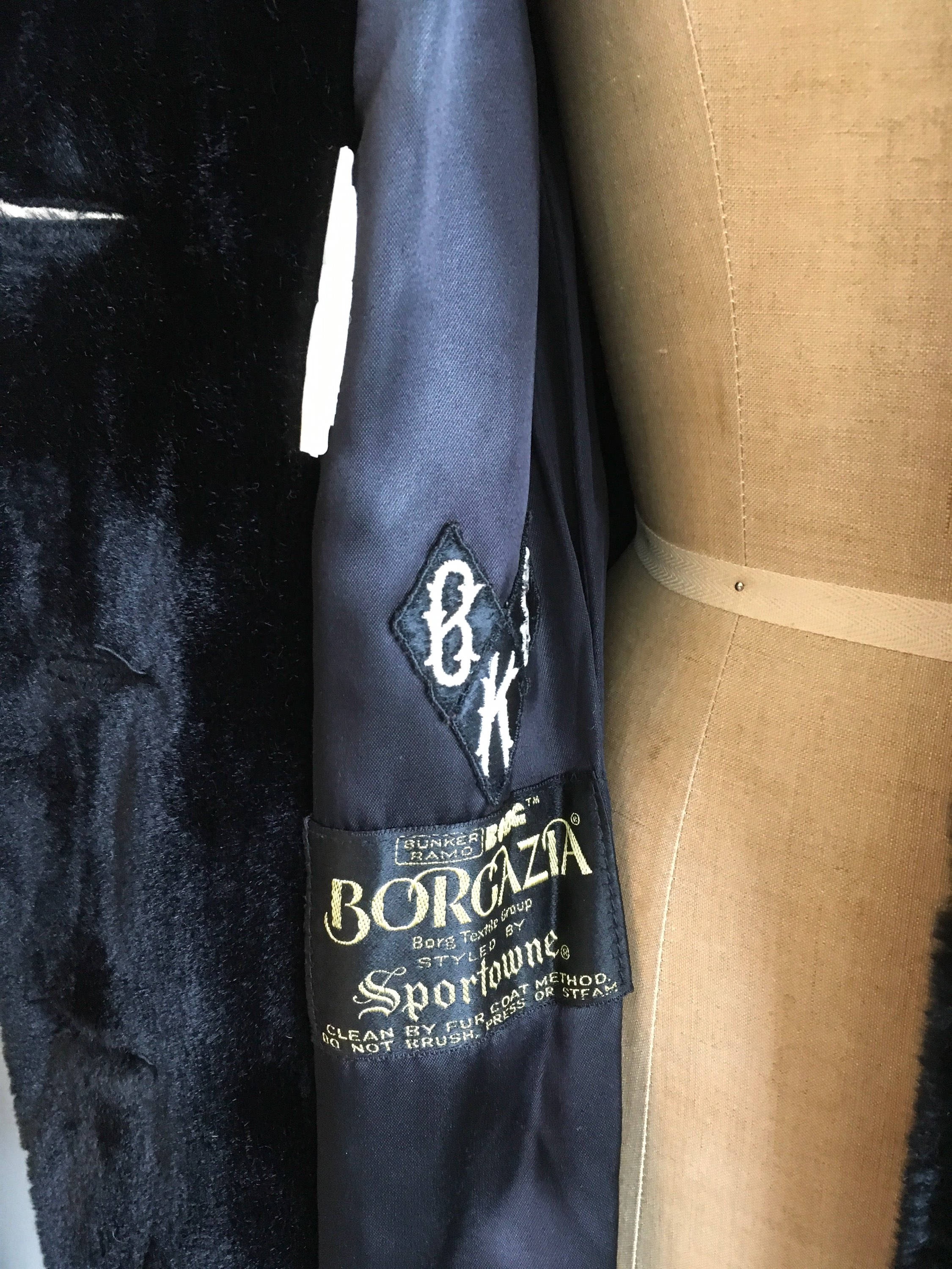 70's Faux Fur Russian Princess Coat by Marquise Borgazia Sportowne - Image 6