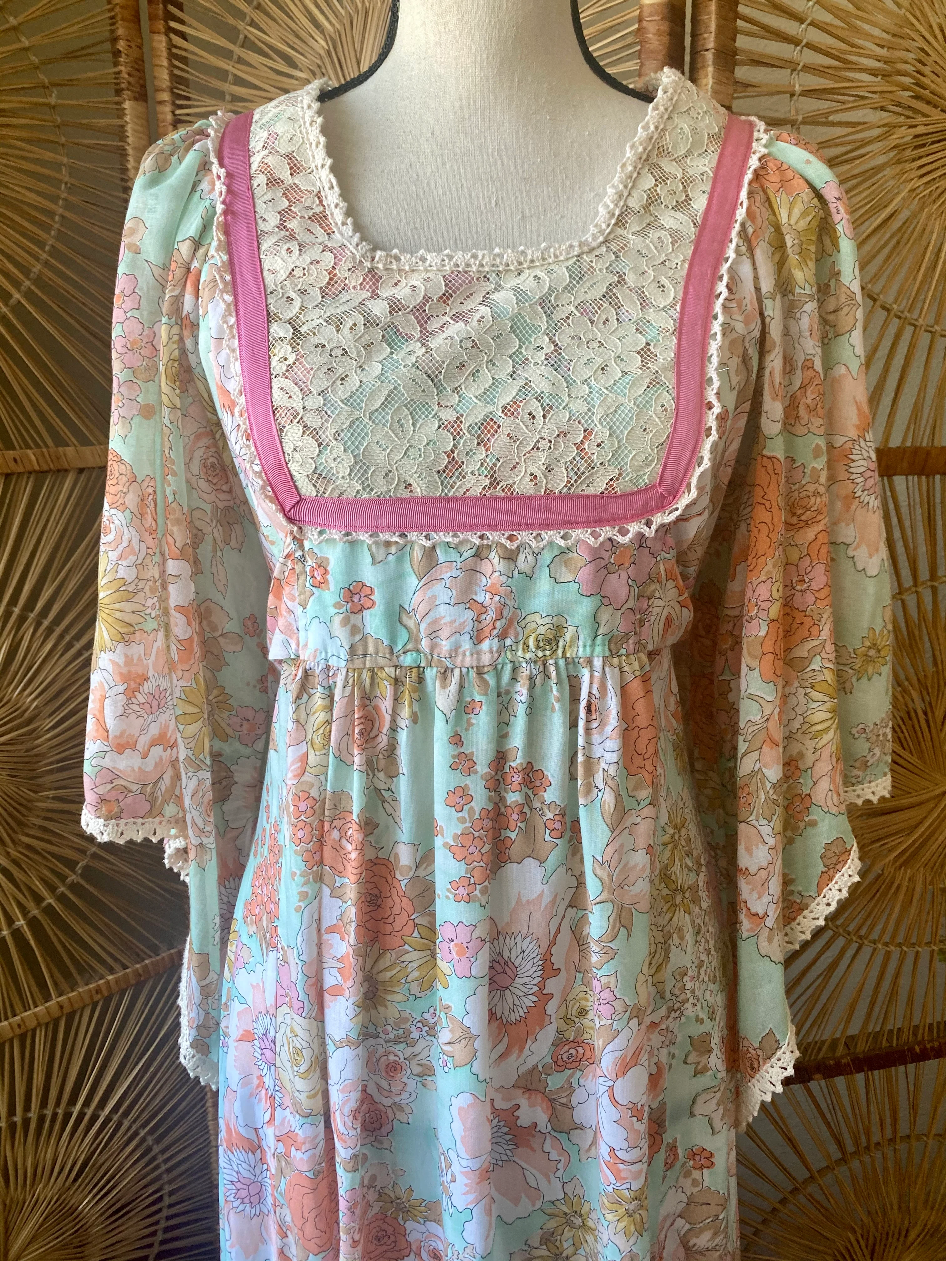 70s Floral Angel Sleeve Prairie Maxi Dress - Image 3