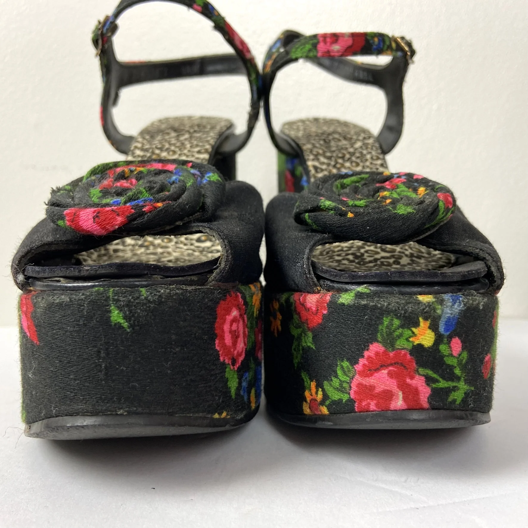 70s Floral Platform Heels Sandals Roses Rosette Wedge - Image 4