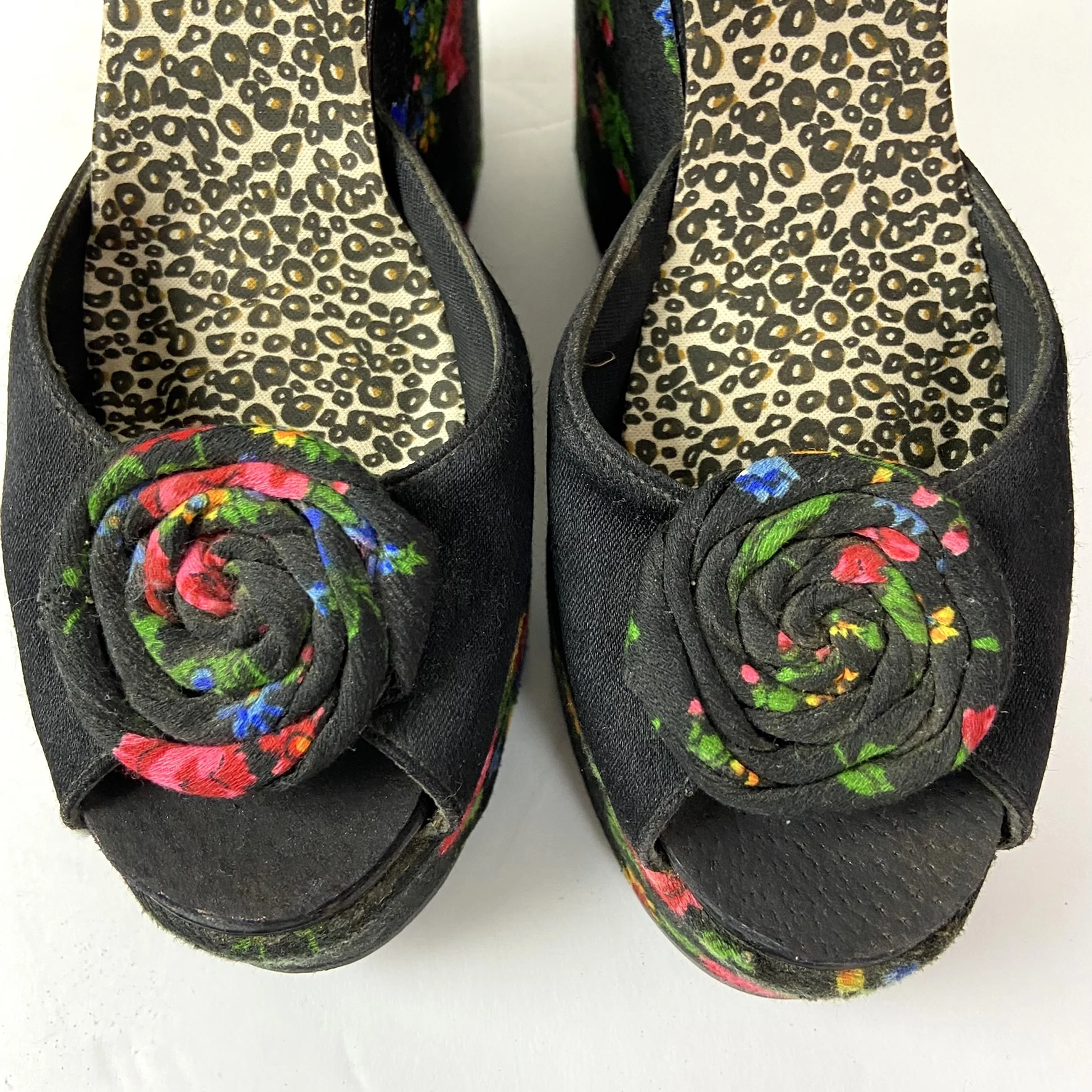 70s Floral Platform Heels Sandals Roses Rosette Wedge - Image 9
