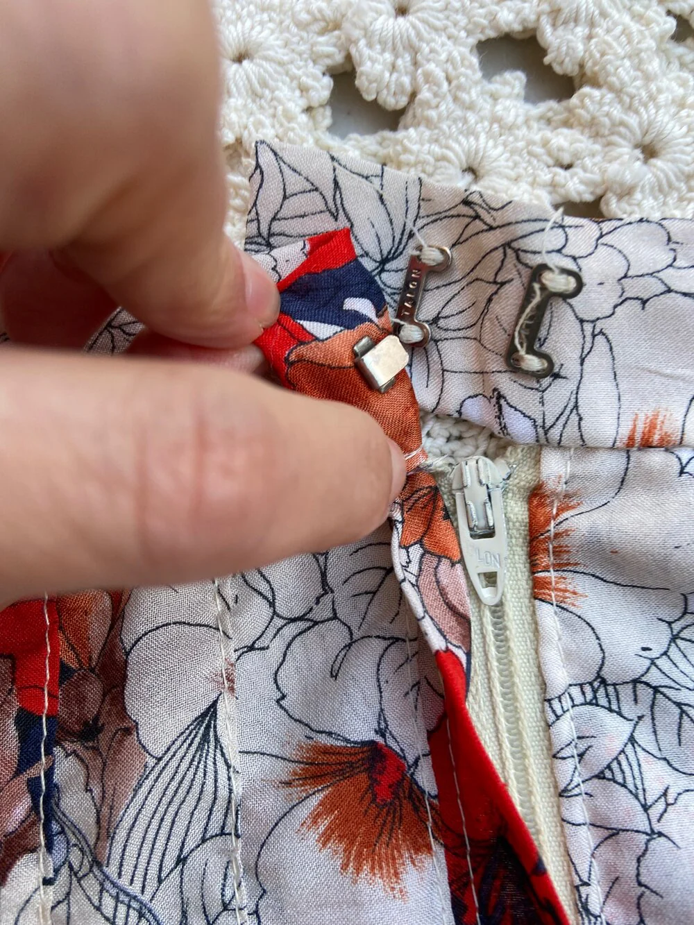 70s Floral Silk Pleated Skirt With Peasant Blouse By Evan Picone - Image 7