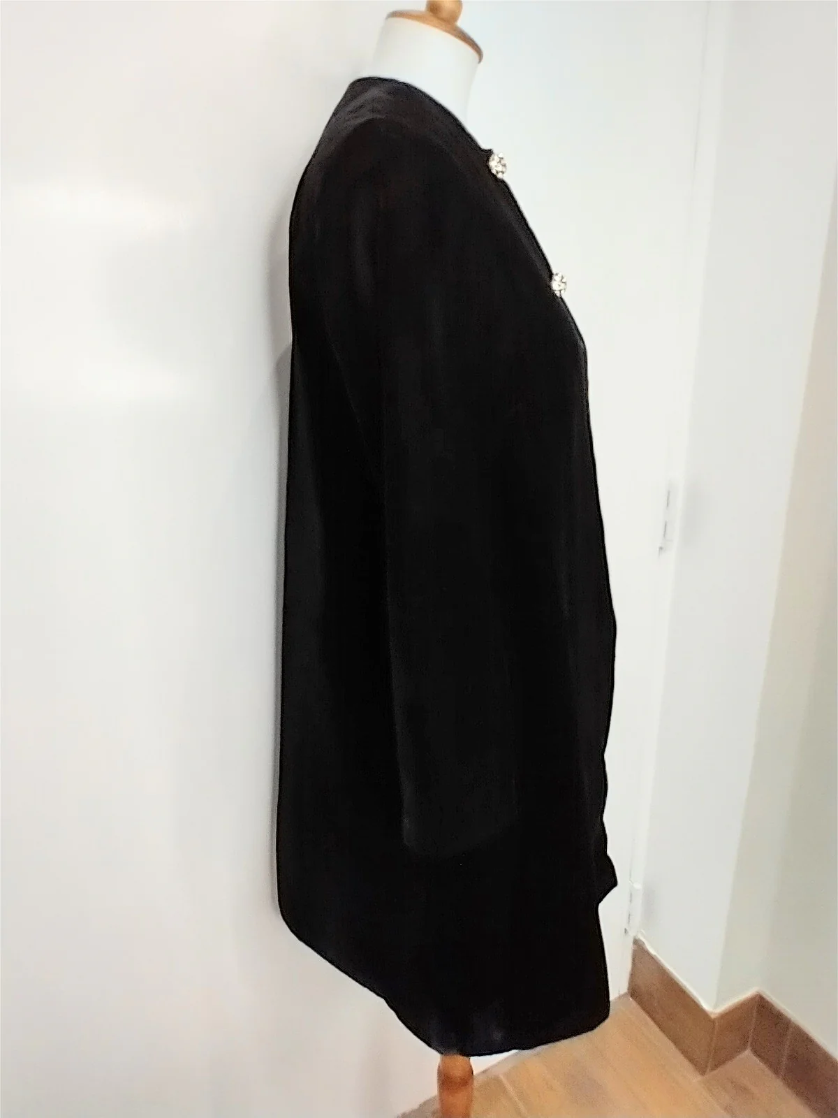 70s For The Girl Who Cares Velvet Evening Coat By Pat Richards - Image 5