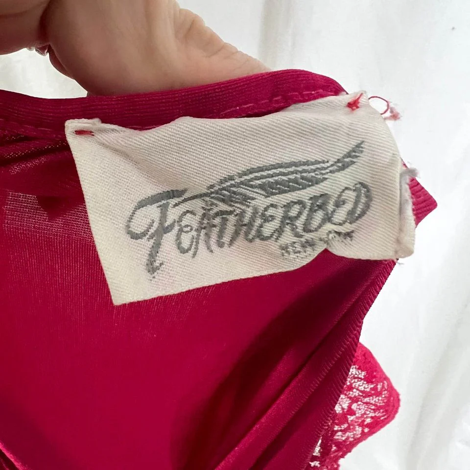 70s Fuchsia Pink Nylon Nightgown M By Feathered - Image 4