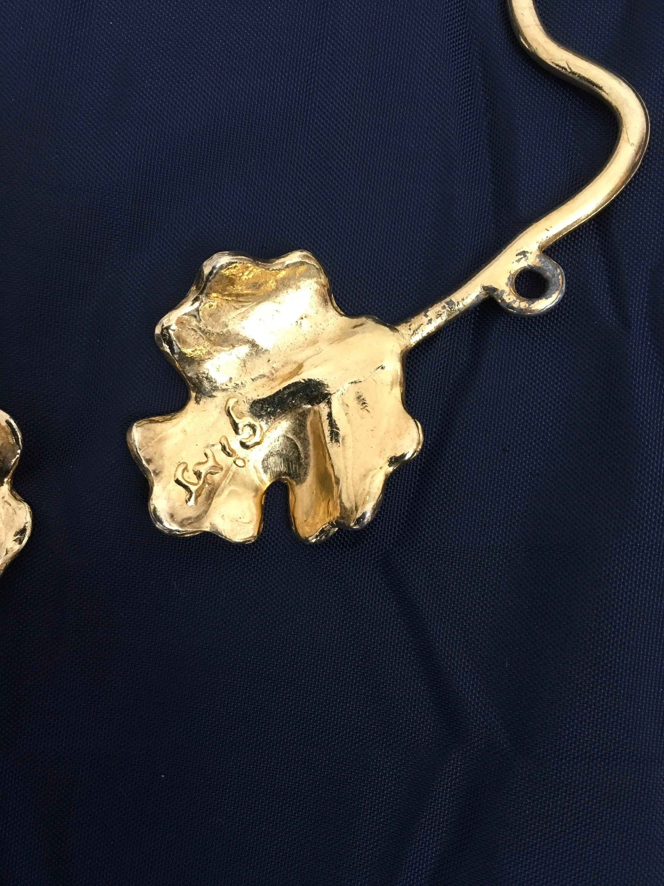 70's Gold Leaves Collar Necklace - Image 4