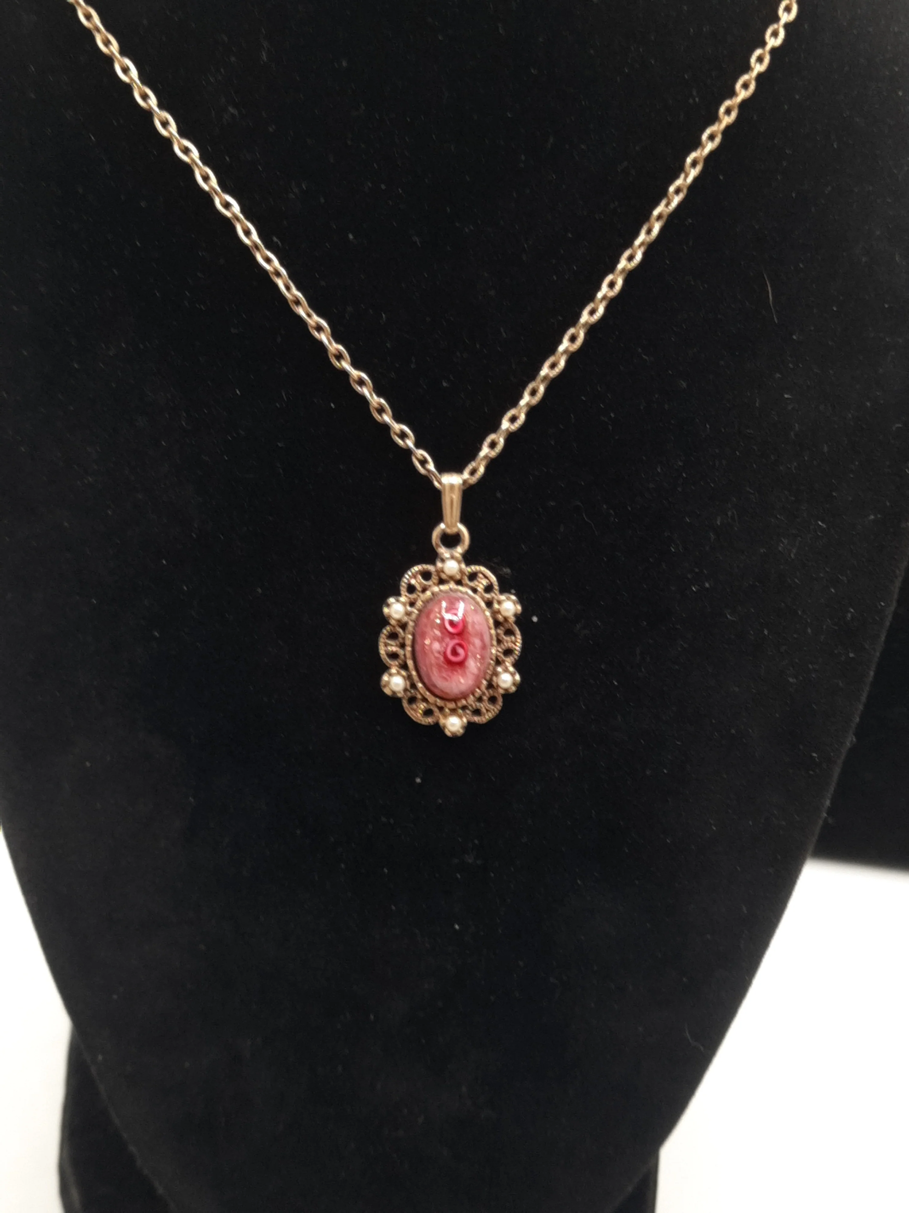 70s Gold Plated Glass Rose Pendant Necklace By Sarah Coventry - Image 4