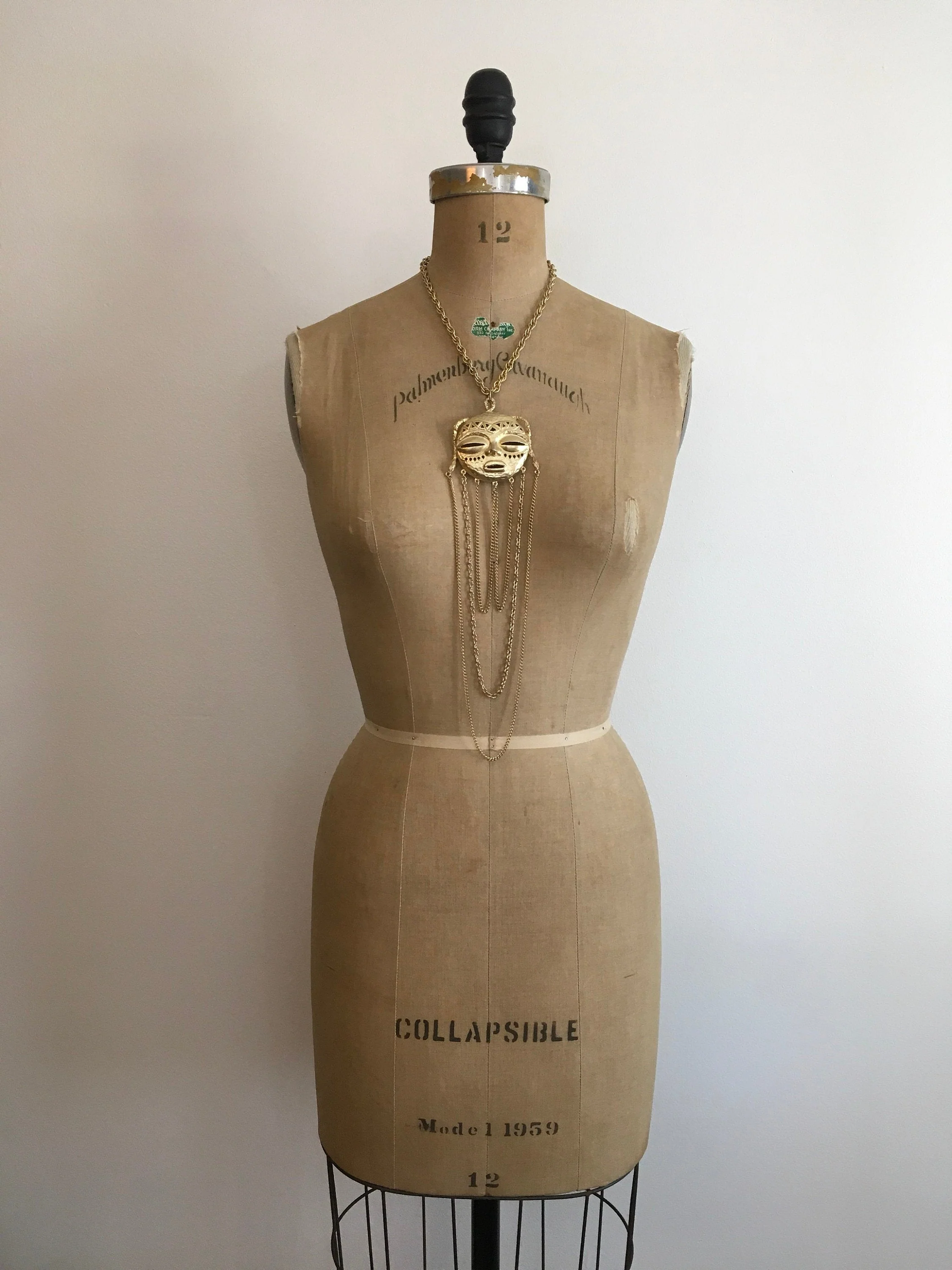 70's Gold Warrior Face Necklace - Image 2