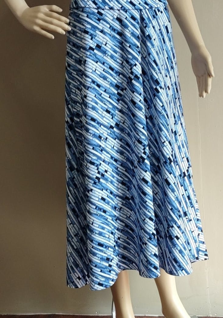 70's Handcrafted Blue and White Printed Dress - Image 4