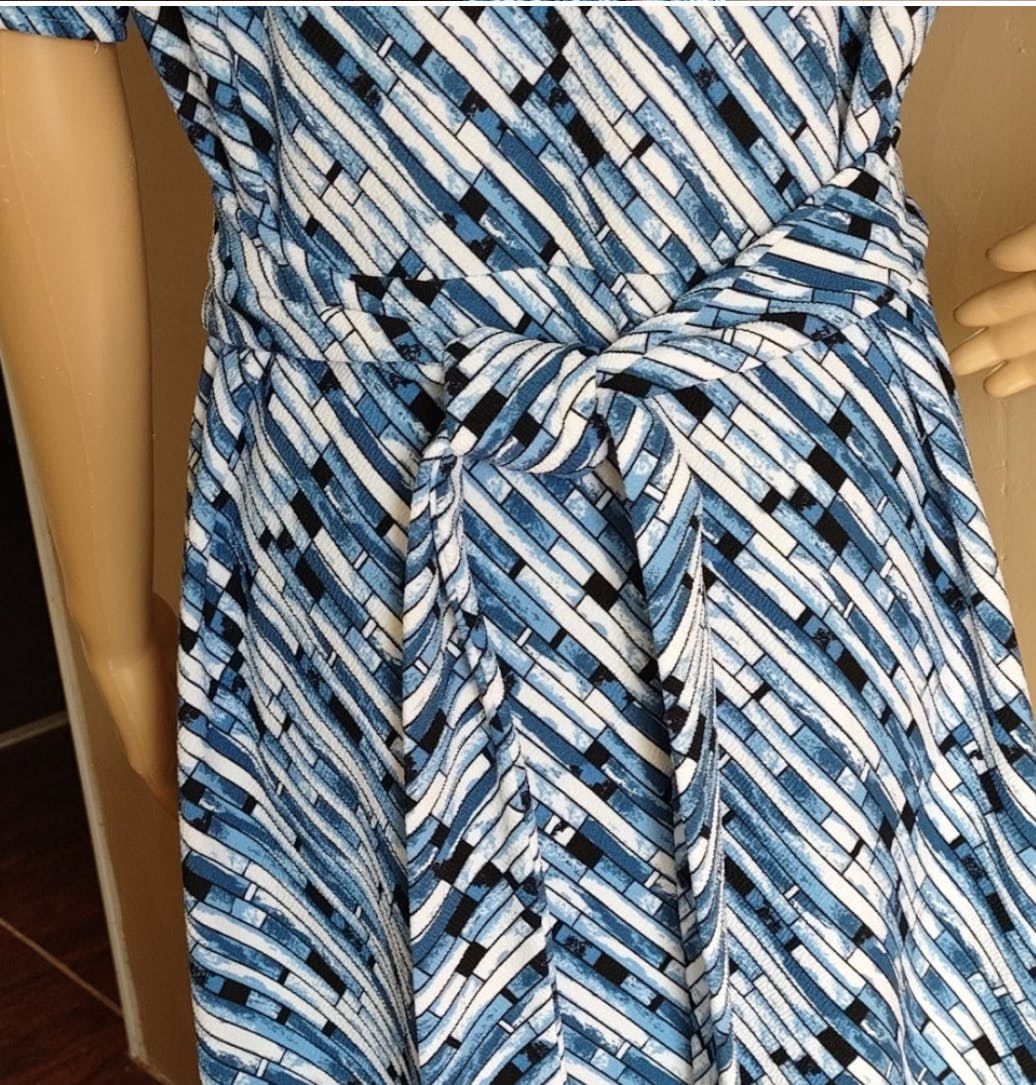70's Handcrafted Blue and White Printed Dress - Image 5