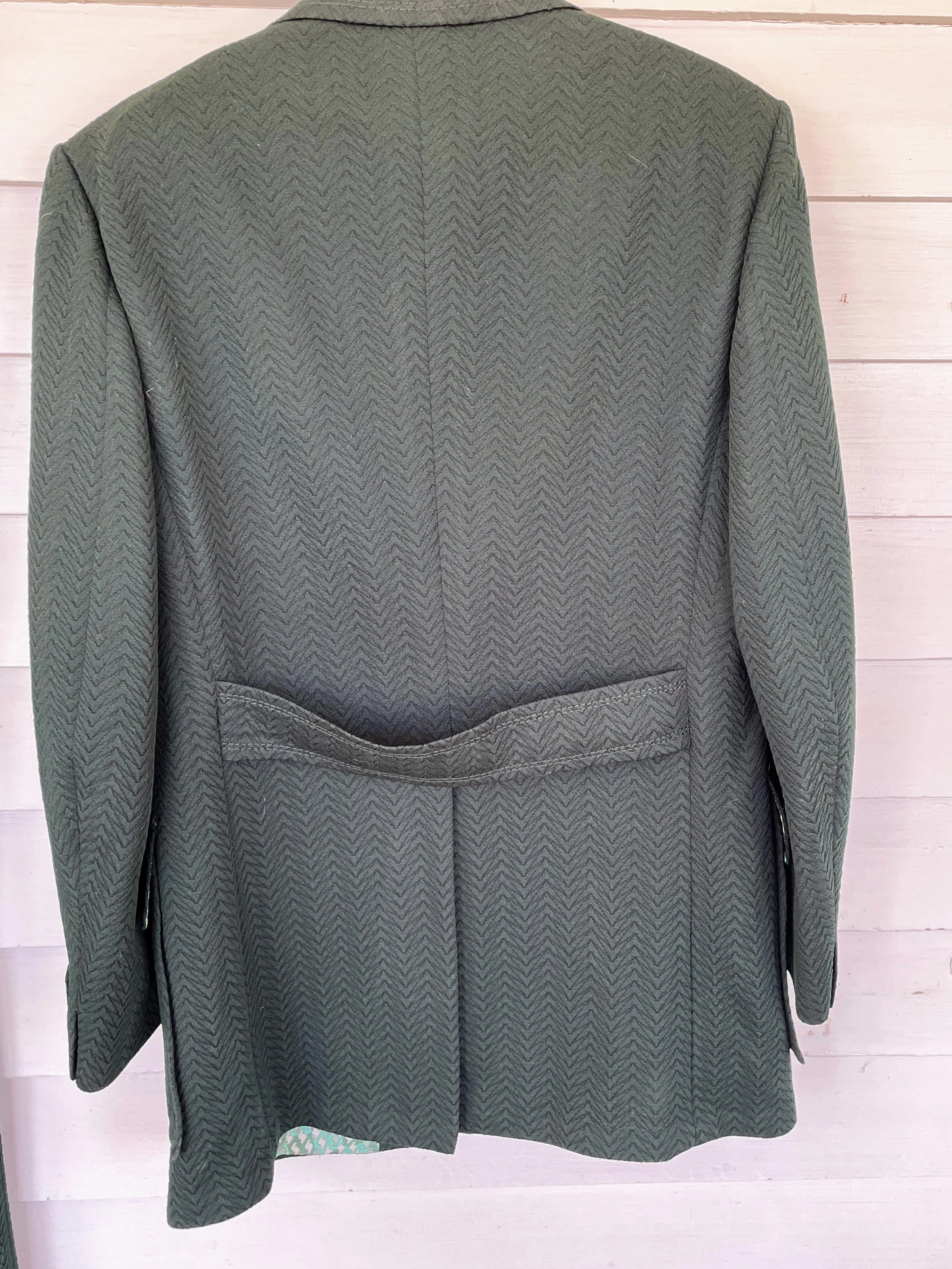 70s Hunter Green Chevron Leisure Mens Suit 44/36 Waist By Phoenix - Image 5