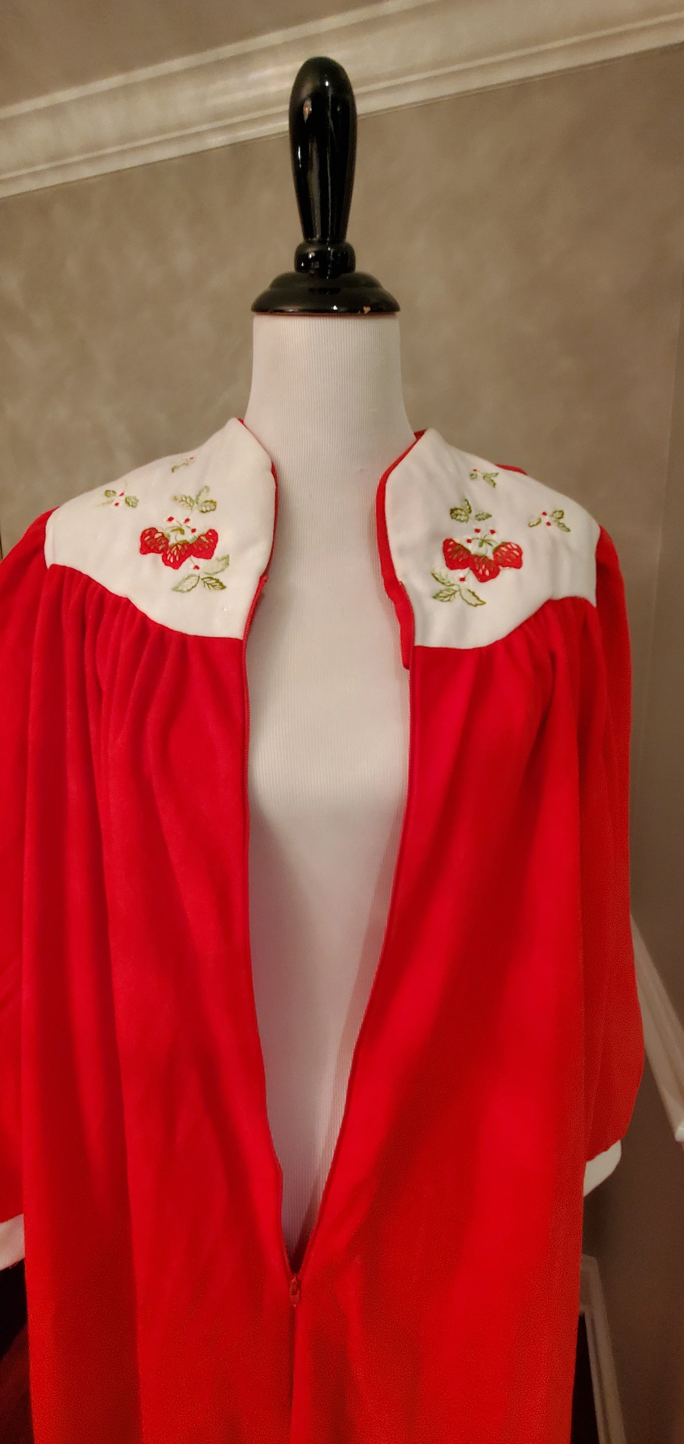 70s Katz Embroidered Strawberries Robe By Katz - Image 6