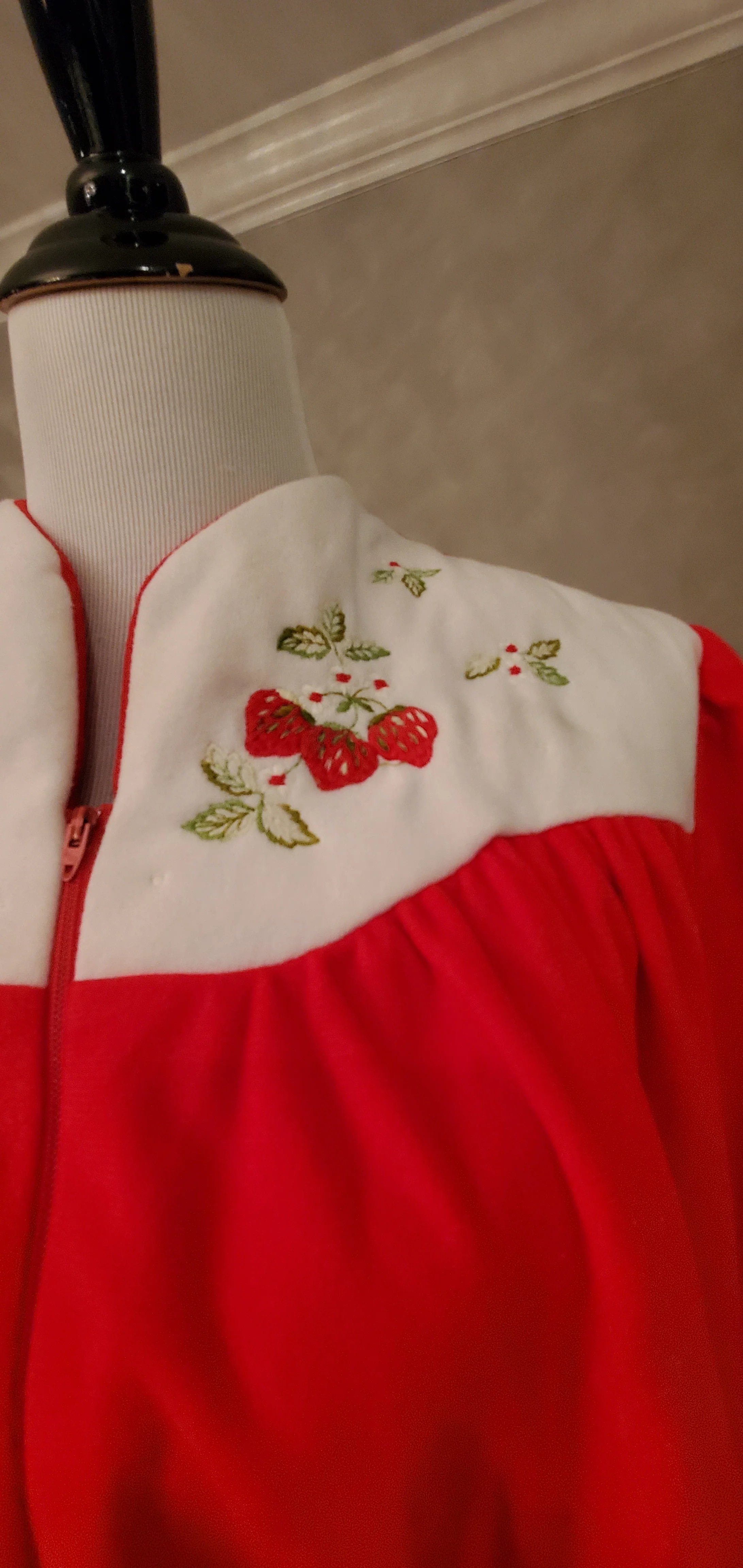 70s Katz Embroidered Strawberries Robe By Katz - Image 7