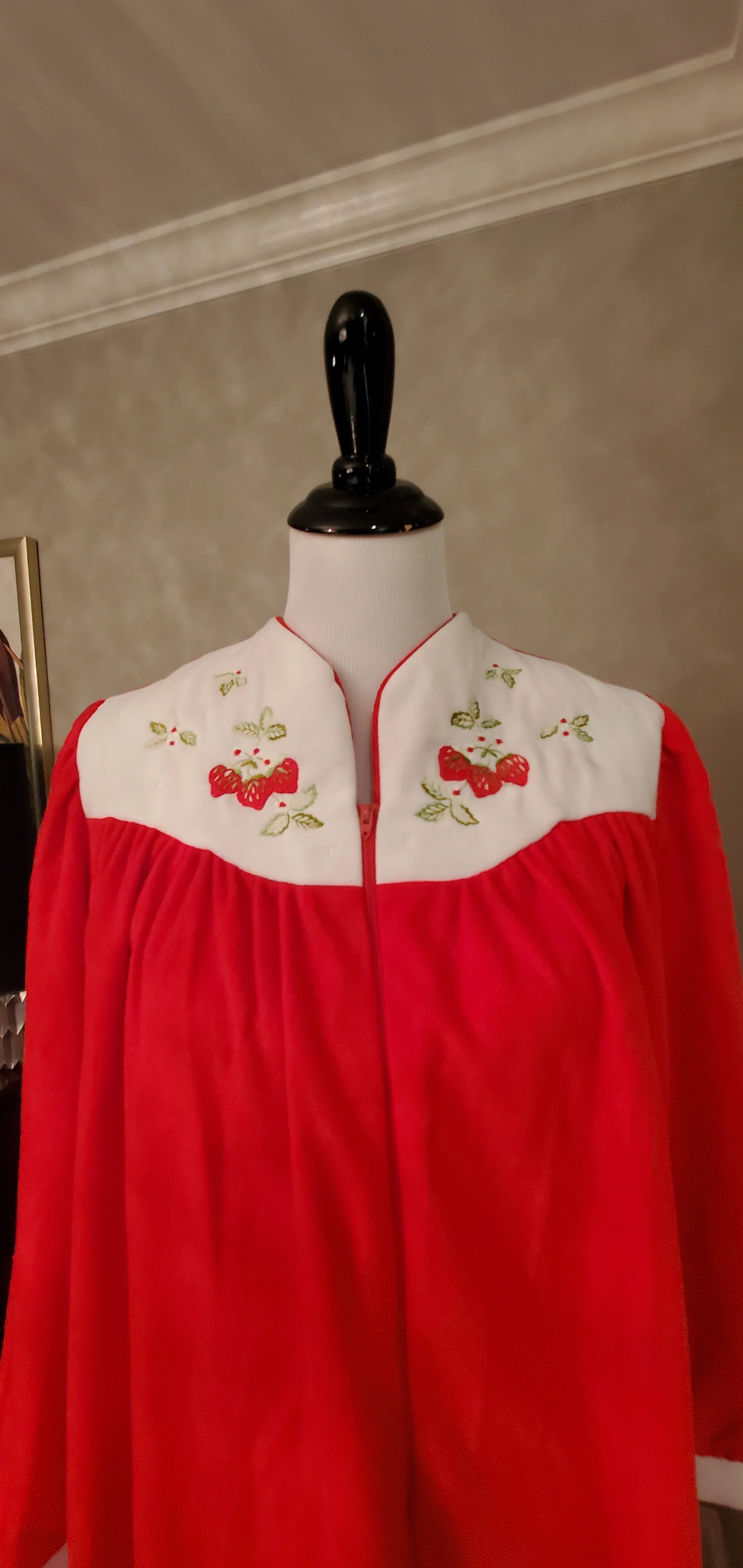 70s Katz Embroidered Strawberries Robe By Katz - Image 8