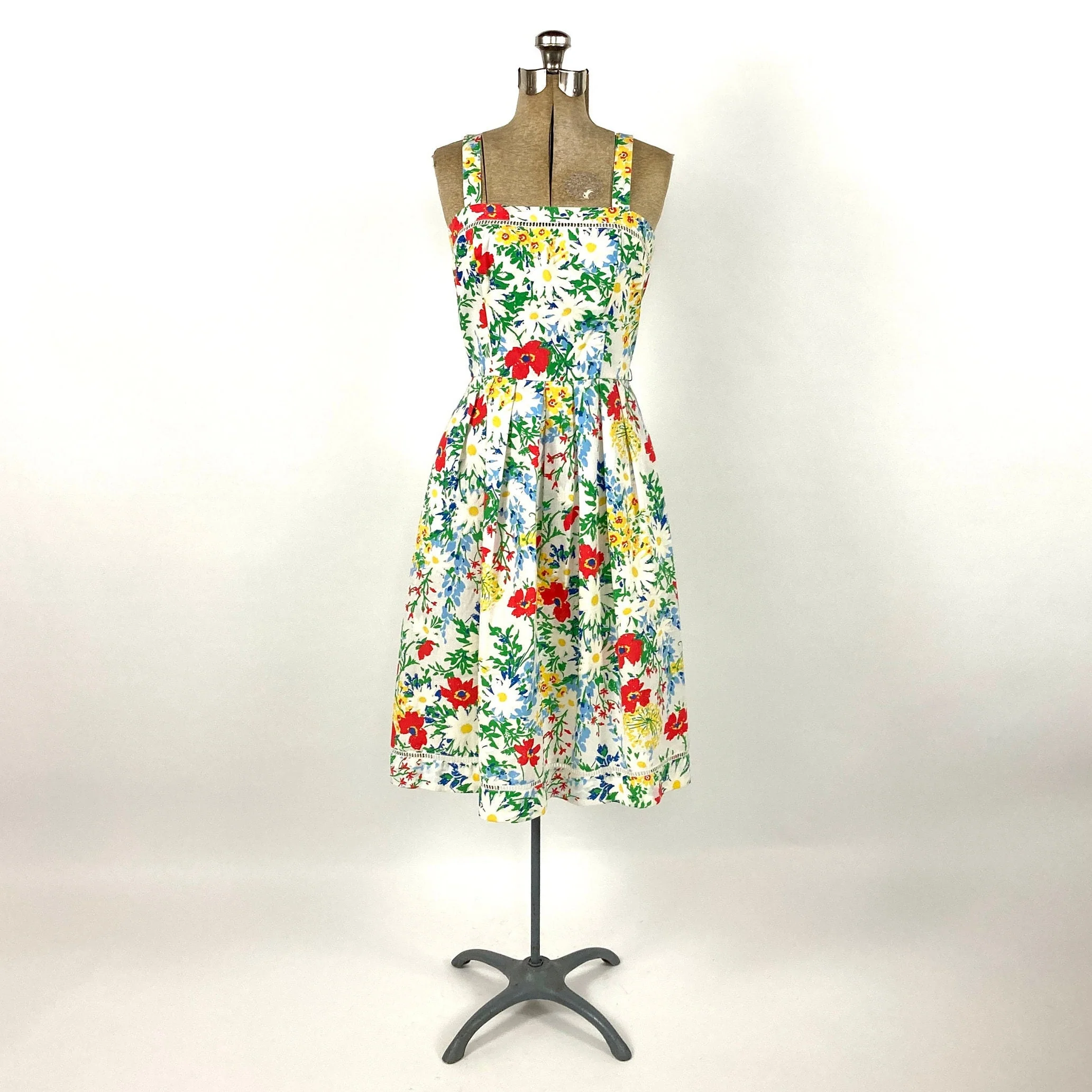 70s Lanz Green Floral Dress Full White Midi Sundress Daisy Print Garden Party Dress Open Back Party Vintage Sun Dress by Lanz Originals - Image 2