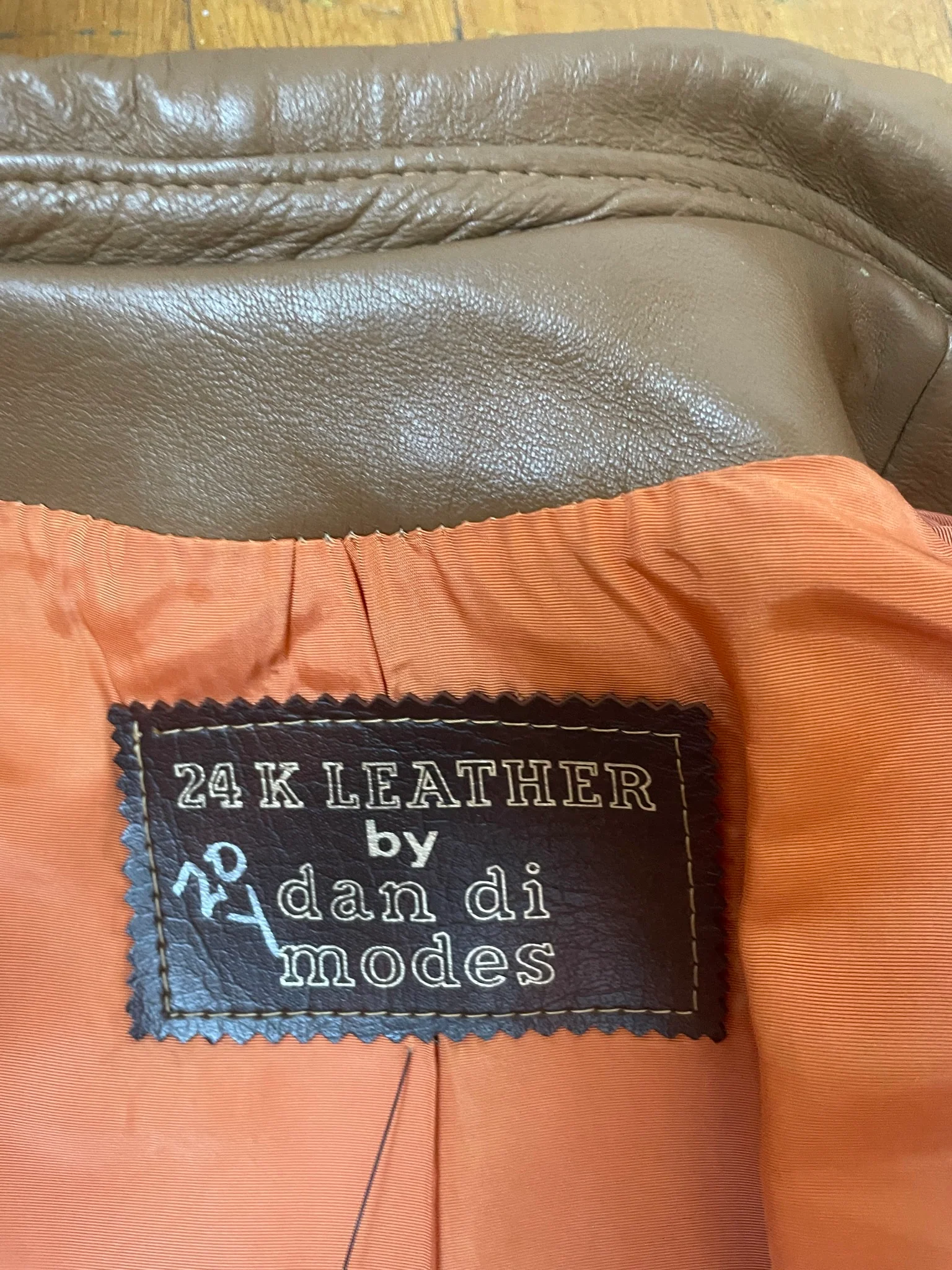 70s Light Brown Belted Leather Trench - Image 8