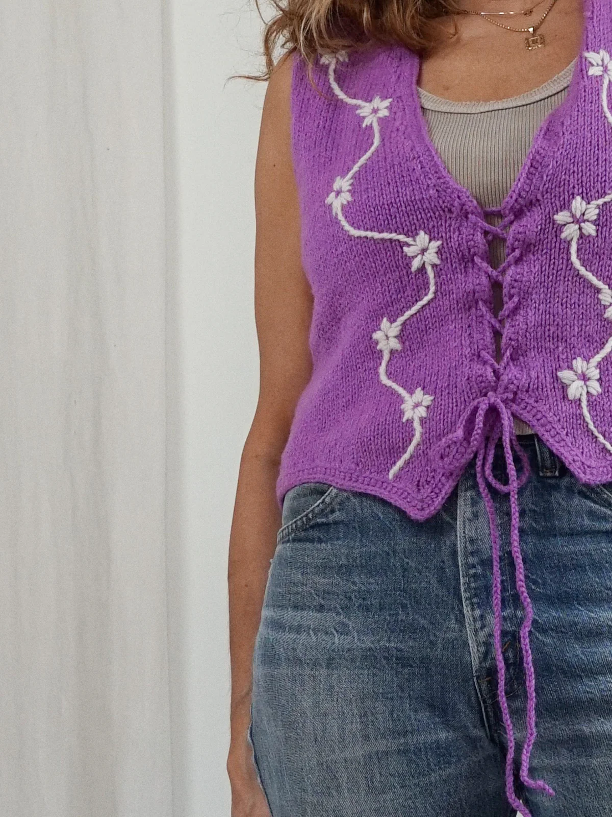 70s Lilac Purple Corset Lace Up Floral Sweater Vest - Image 4