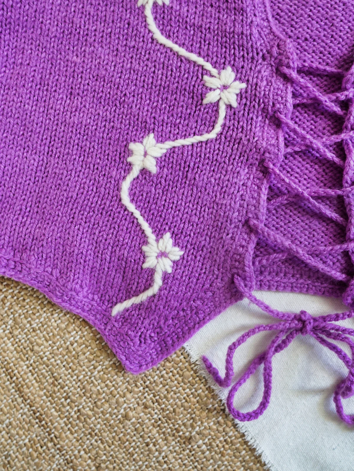 70s Lilac Purple Corset Lace Up Floral Sweater Vest - Image 6