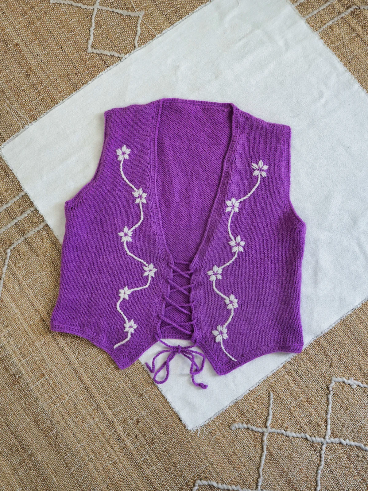 70s Lilac Purple Corset Lace Up Floral Sweater Vest - Image 8