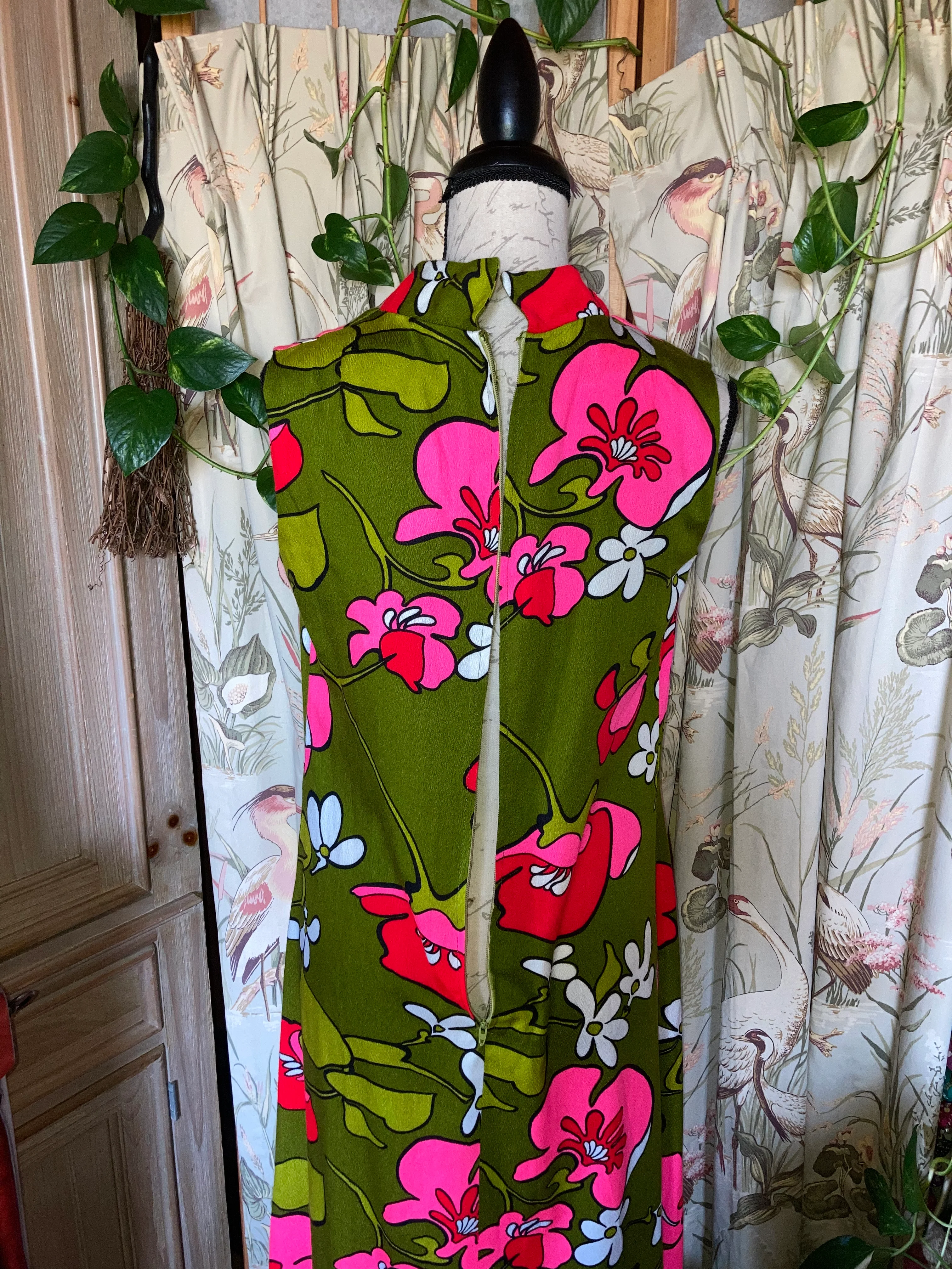 70s Maxi Dress Floral Pop Art Band-Collar - Image 10
