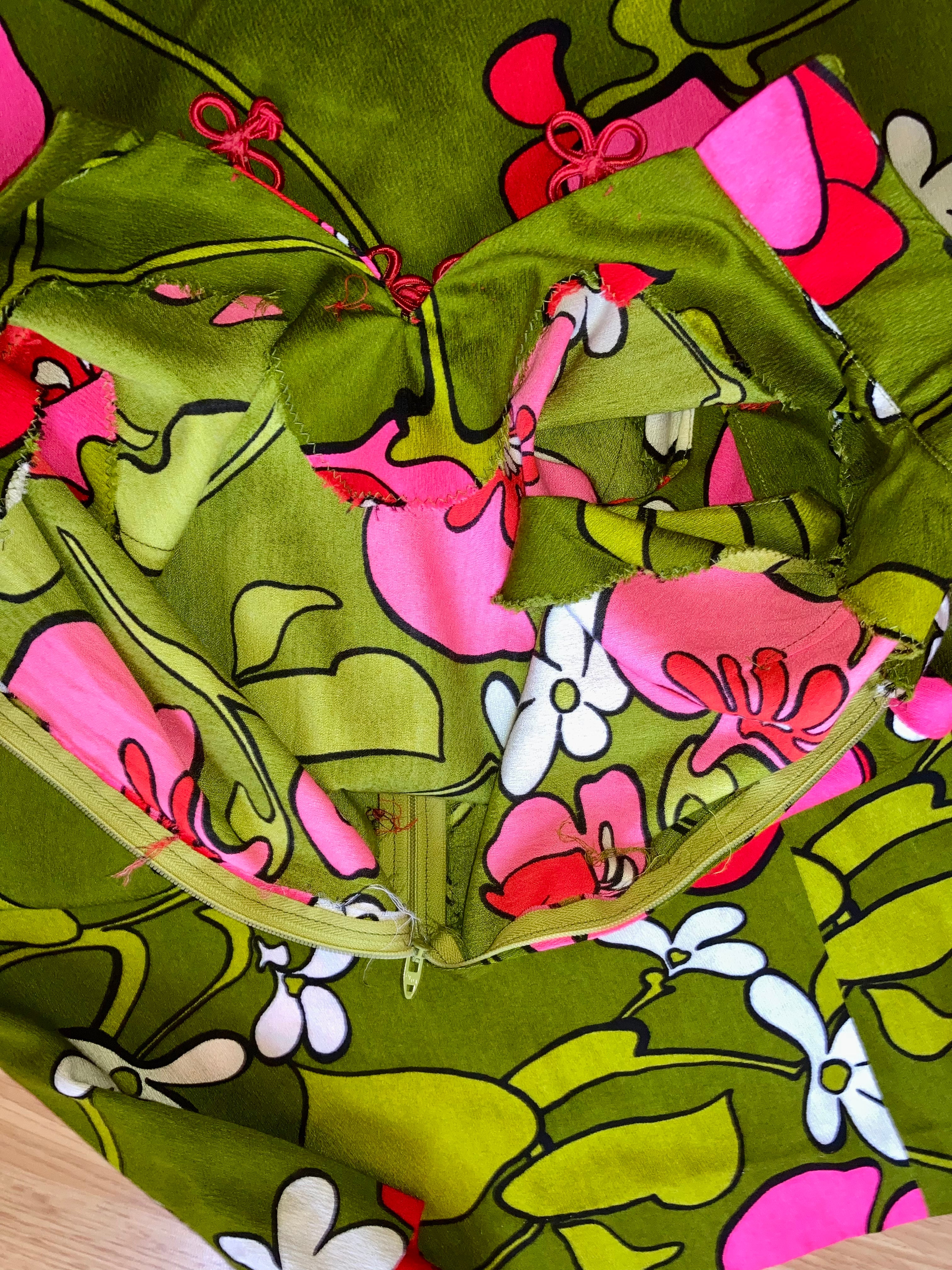 70s Maxi Dress Floral Pop Art Band-Collar - Image 11