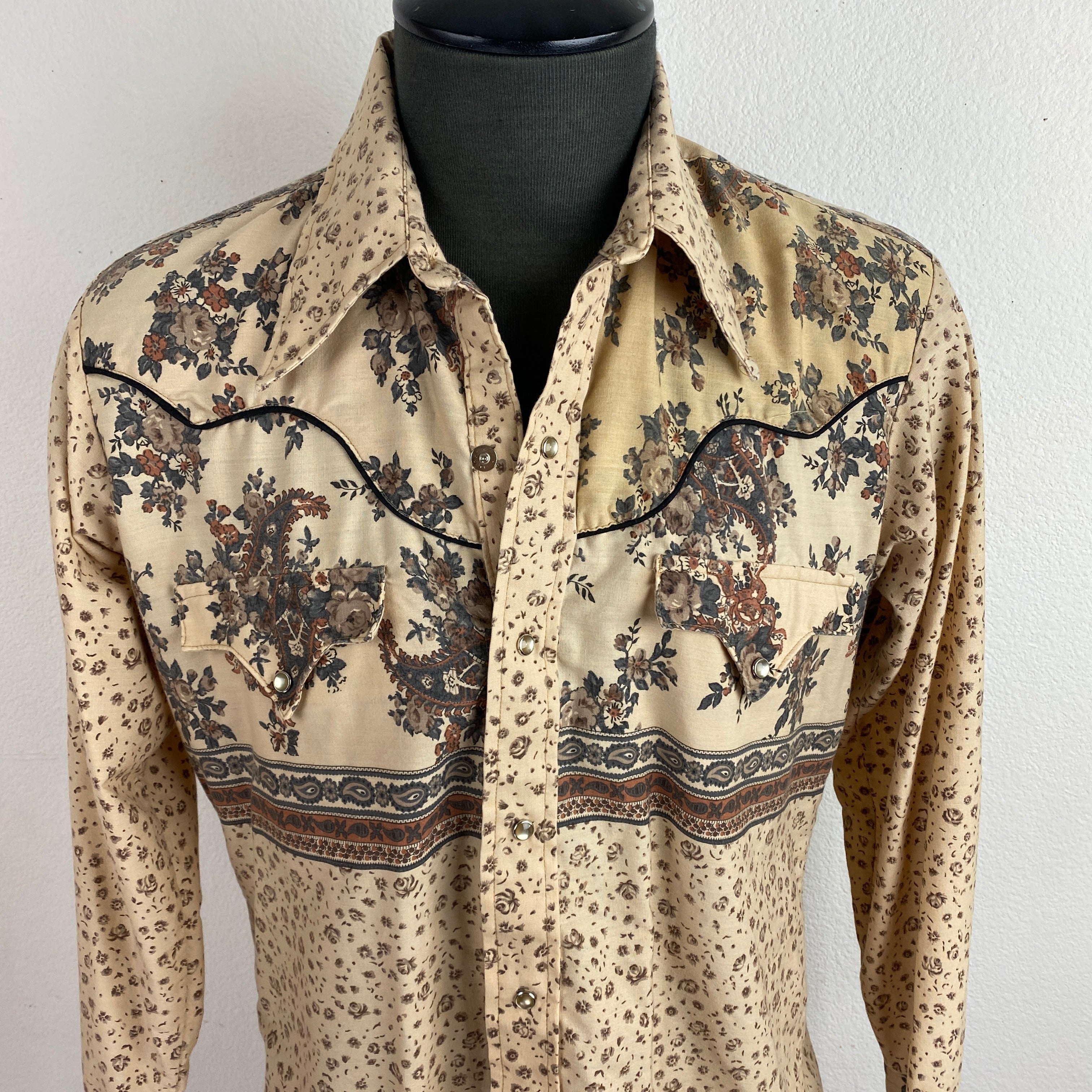 70s Men Tan Pearlized Snap Button Shirt Floral Western By Tem Tex - Image 3