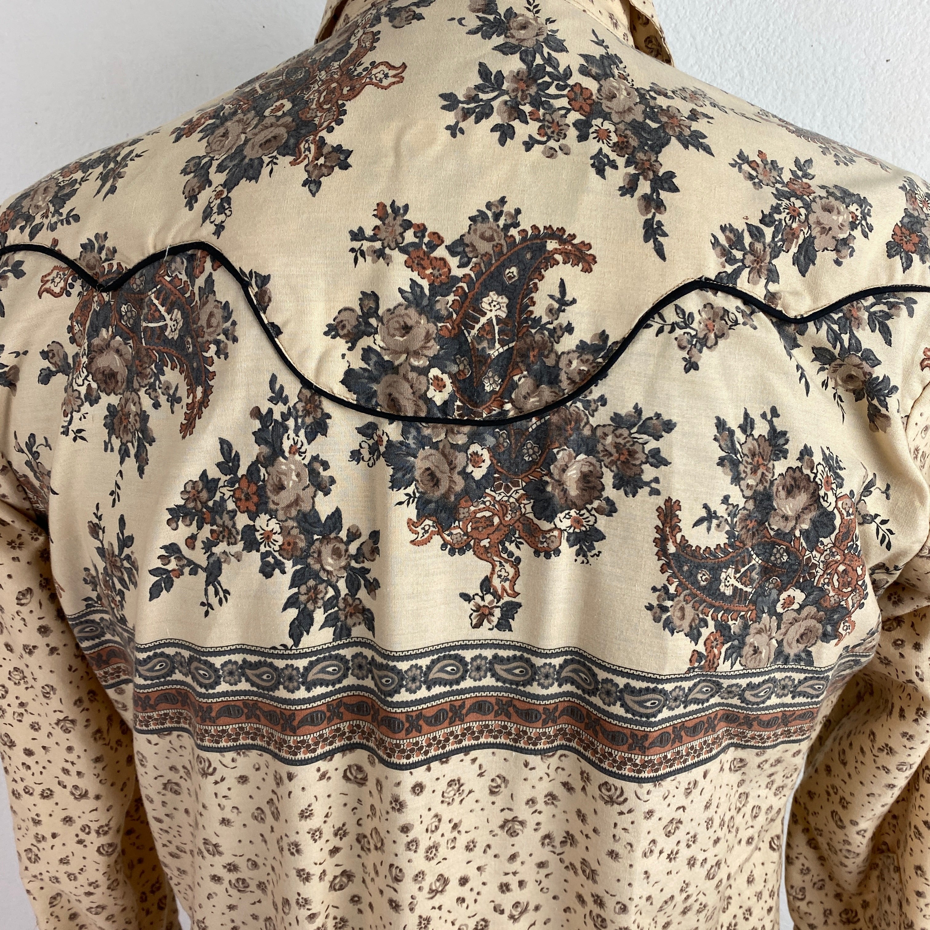 70s Men Tan Pearlized Snap Button Shirt Floral Western By Tem Tex - Image 8