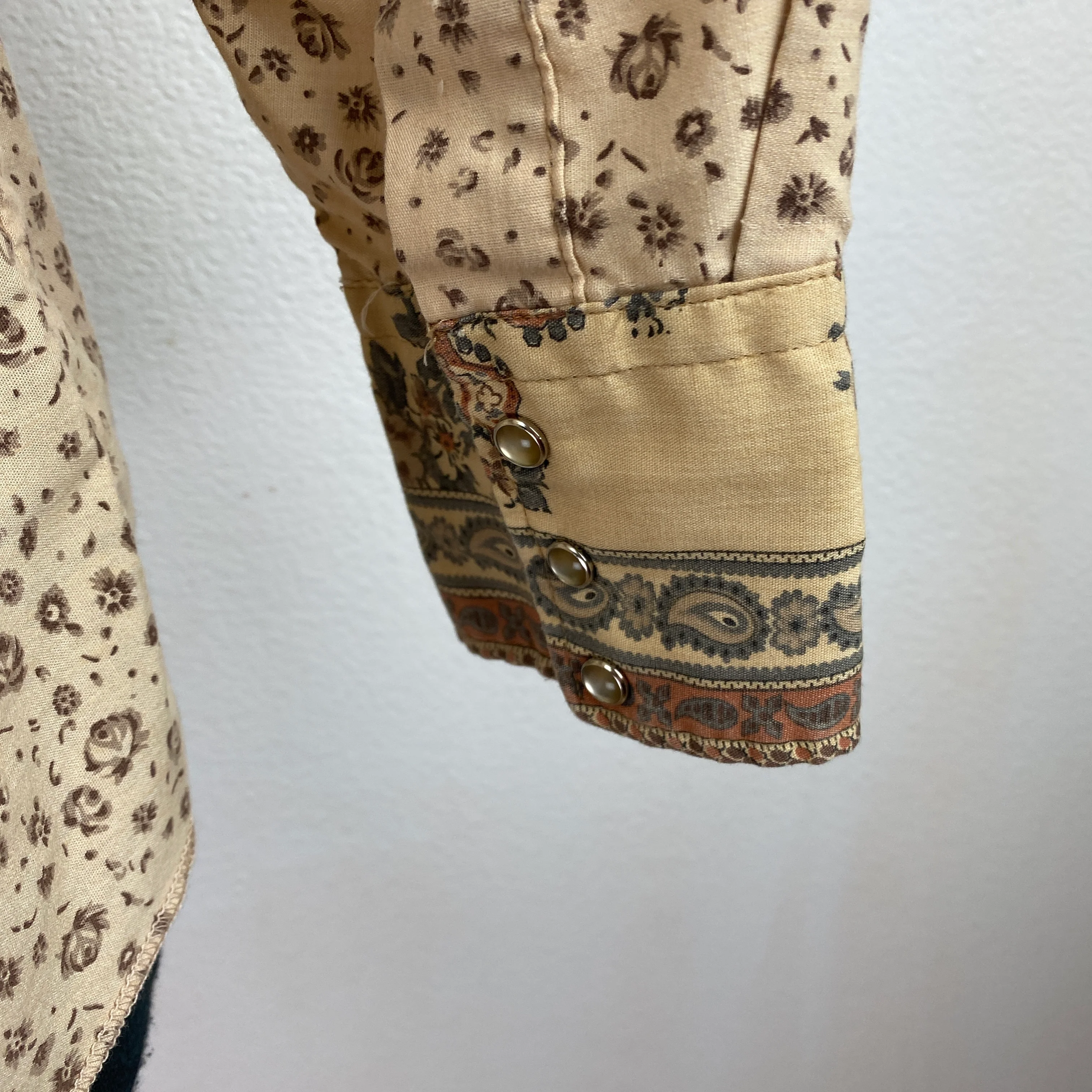 70s Men Tan Pearlized Snap Button Shirt Floral Western By Tem Tex - Image 9