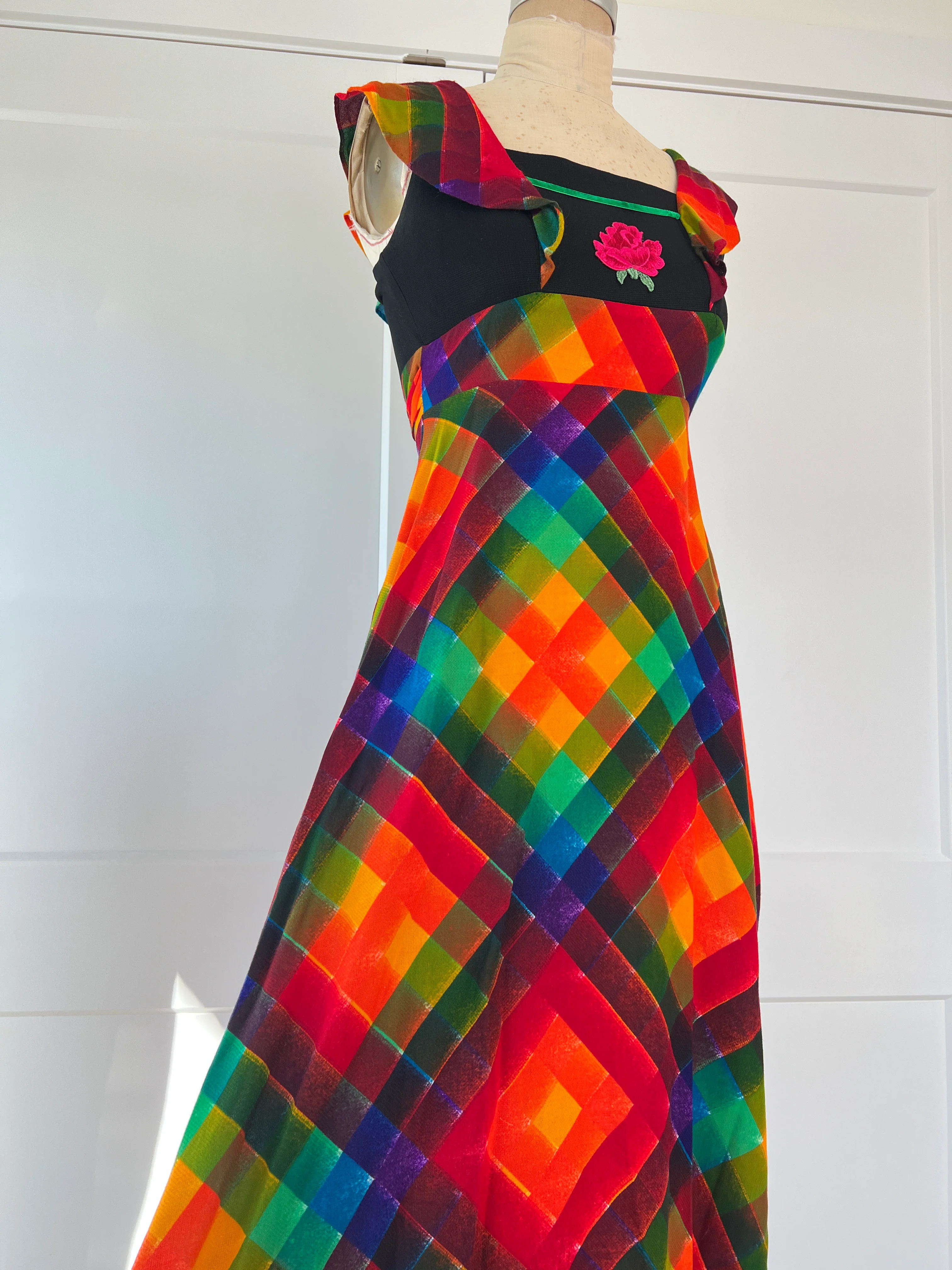70s Mod Plaid Rose Appliqué Maxi Dress - Image 6