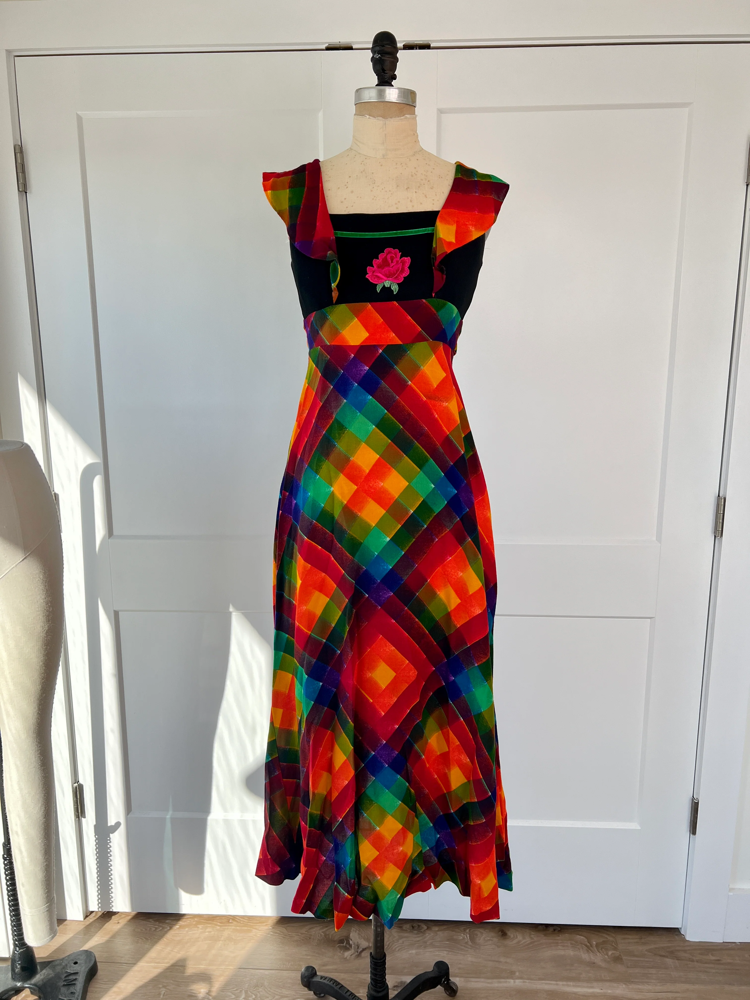 70s Mod Plaid Rose Appliqué Maxi Dress - Image 9