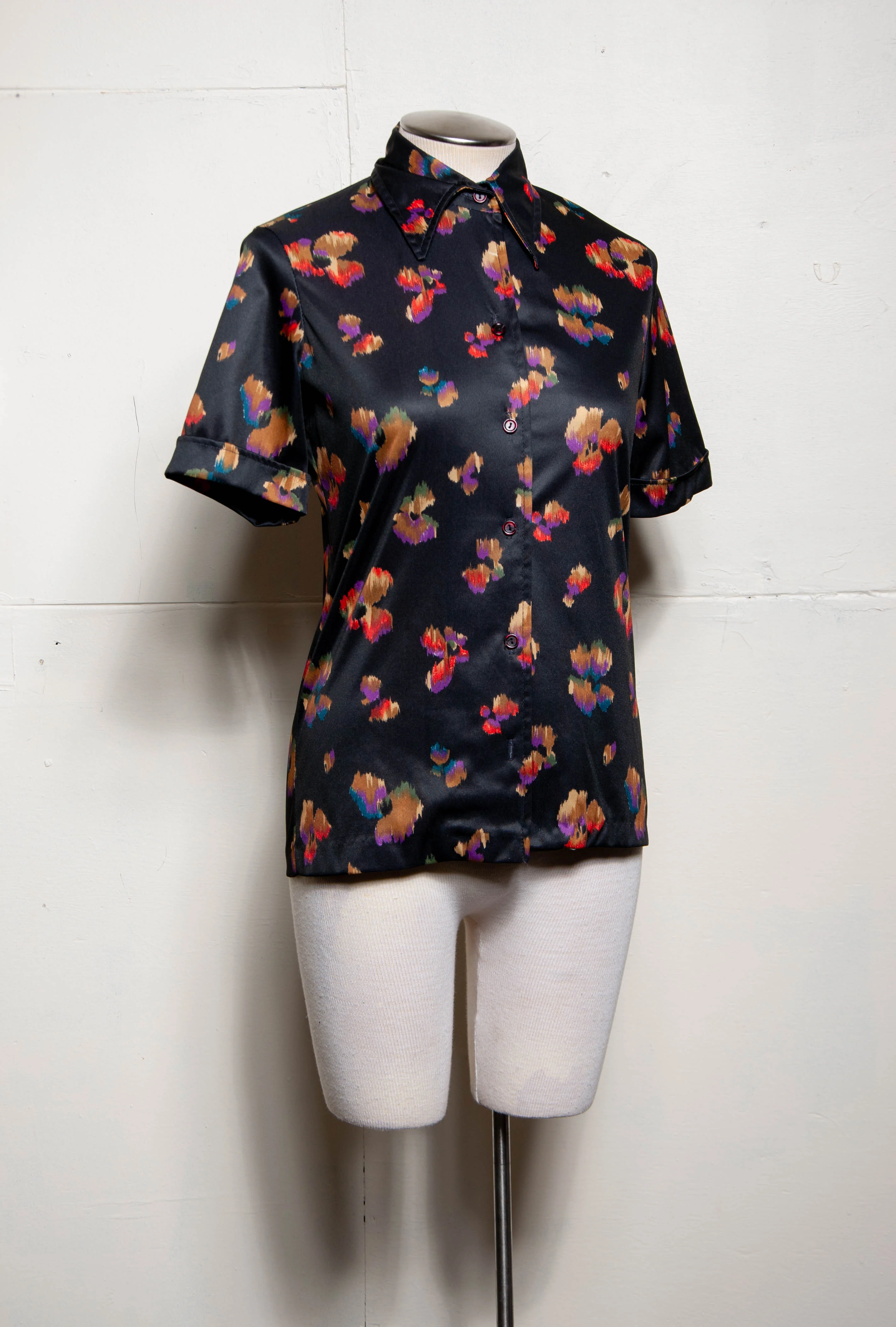 70s Multicolor Abstract Floral Printed Black Shortsleeve Shirt - Image 5