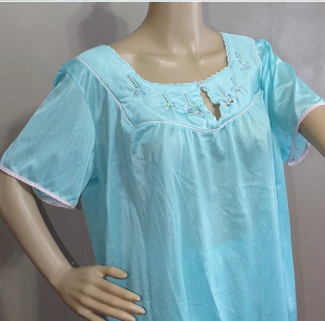 70's Nylon Embroidered Sleepwear Set by Lady Ronte' - Image 4
