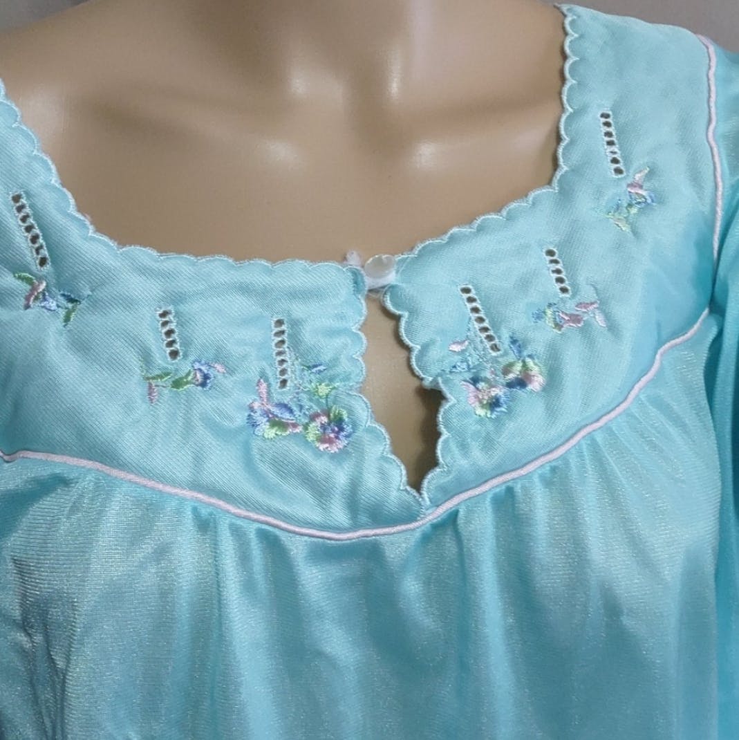 70's Nylon Embroidered Sleepwear Set by Lady Ronte' - Image 5