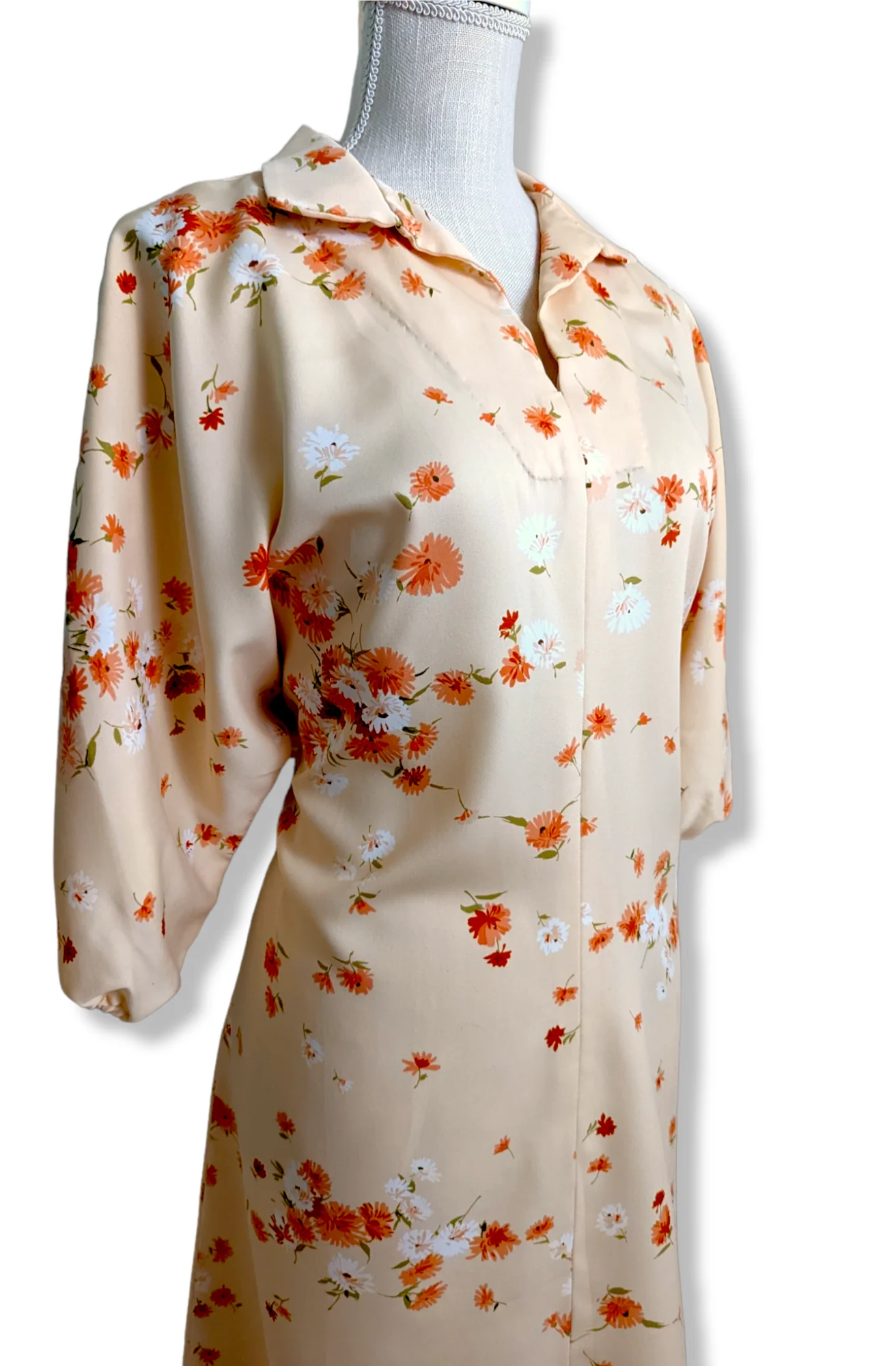 70s "orange Creamsicle Dream" House Dress with Wildflowers and Butterfly Collar - Image 4