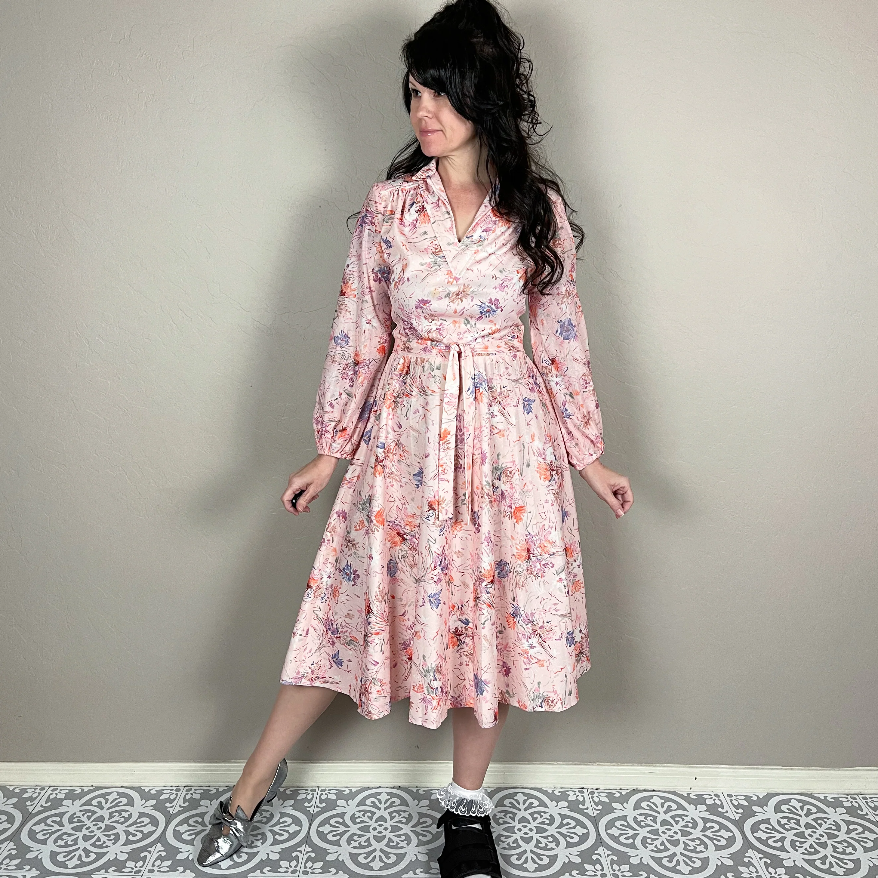 70s Peachy Floral Long Puffy Sleeve Dress - Image 5