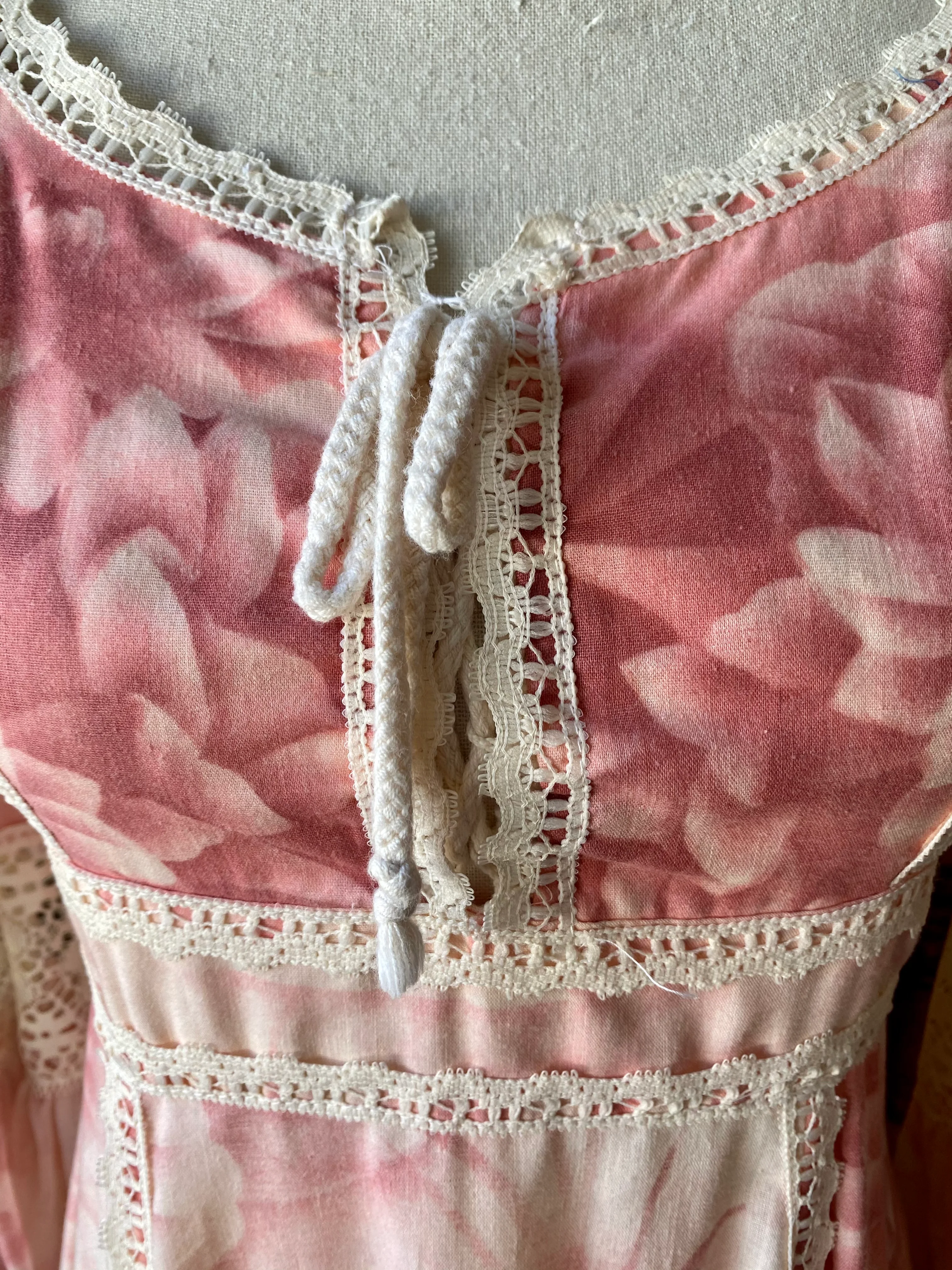 70s Pink Water Lily Boho Prairie Dress - Image 4